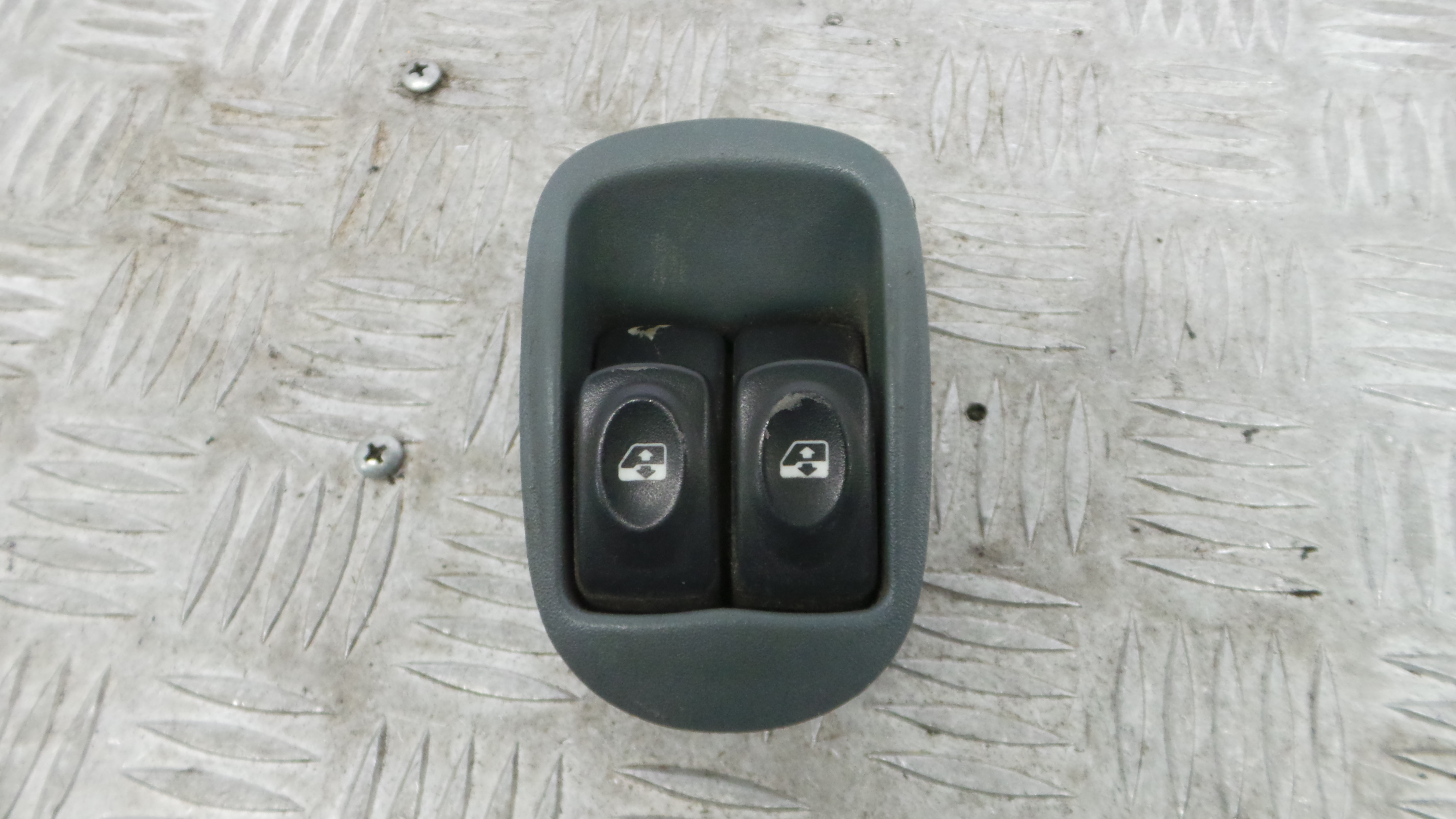 Interruptor / Comando Elevador Vidro Frente Esq  7700836269 - RENAULT MEGANE Scénic (JA0/1_)-37040088