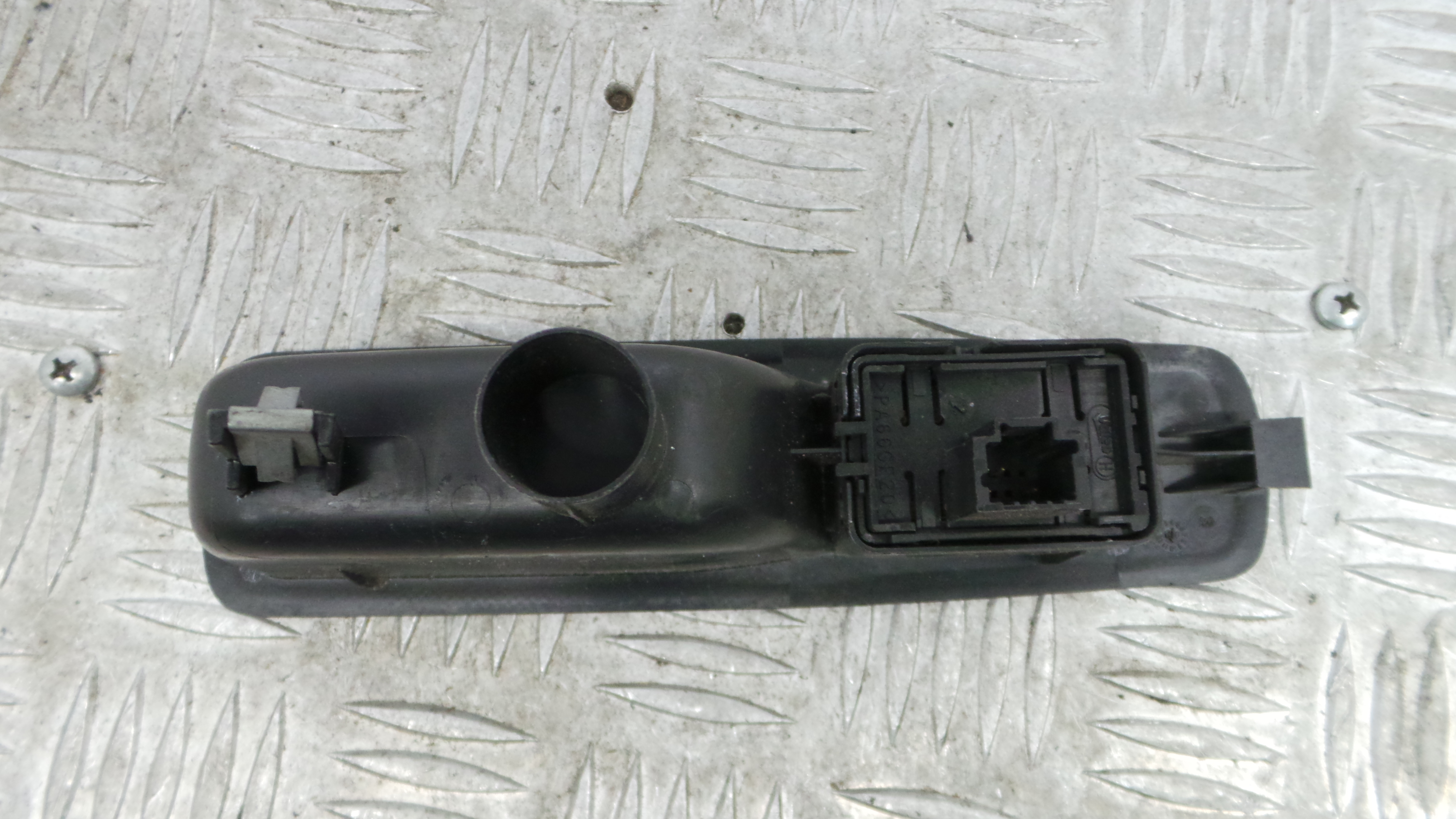 Interruptor / Comando Elevador Vidro Trás Dto 829500004R - RENAULT MEGANE III Hatchback (BZ0/1_, B3-37040096