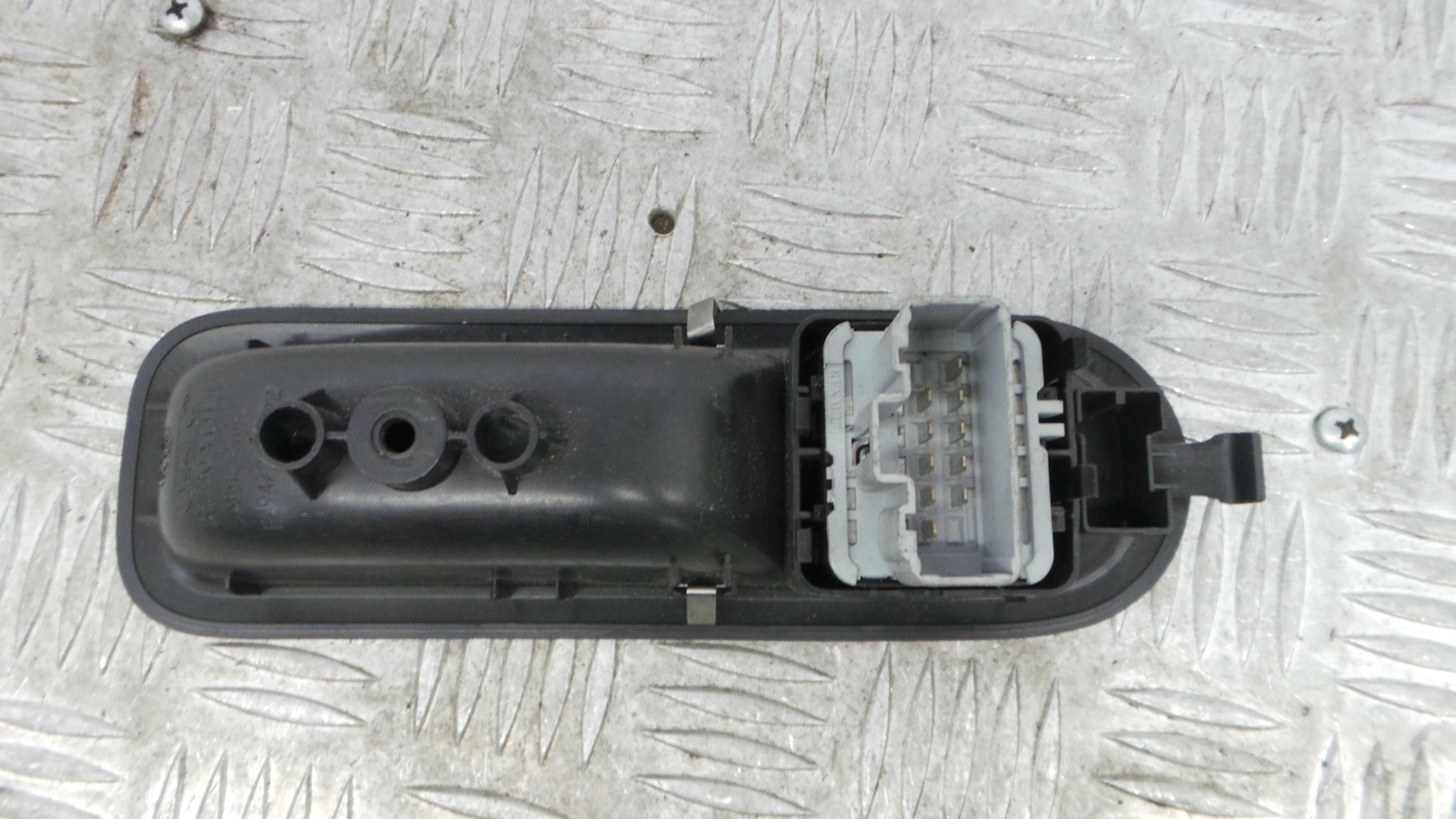 Interruptor / Comando Elevador Vidro Frente Esq  8200356513 - RENAULT CLIO III (BR0/1, CR0/1)-37040702