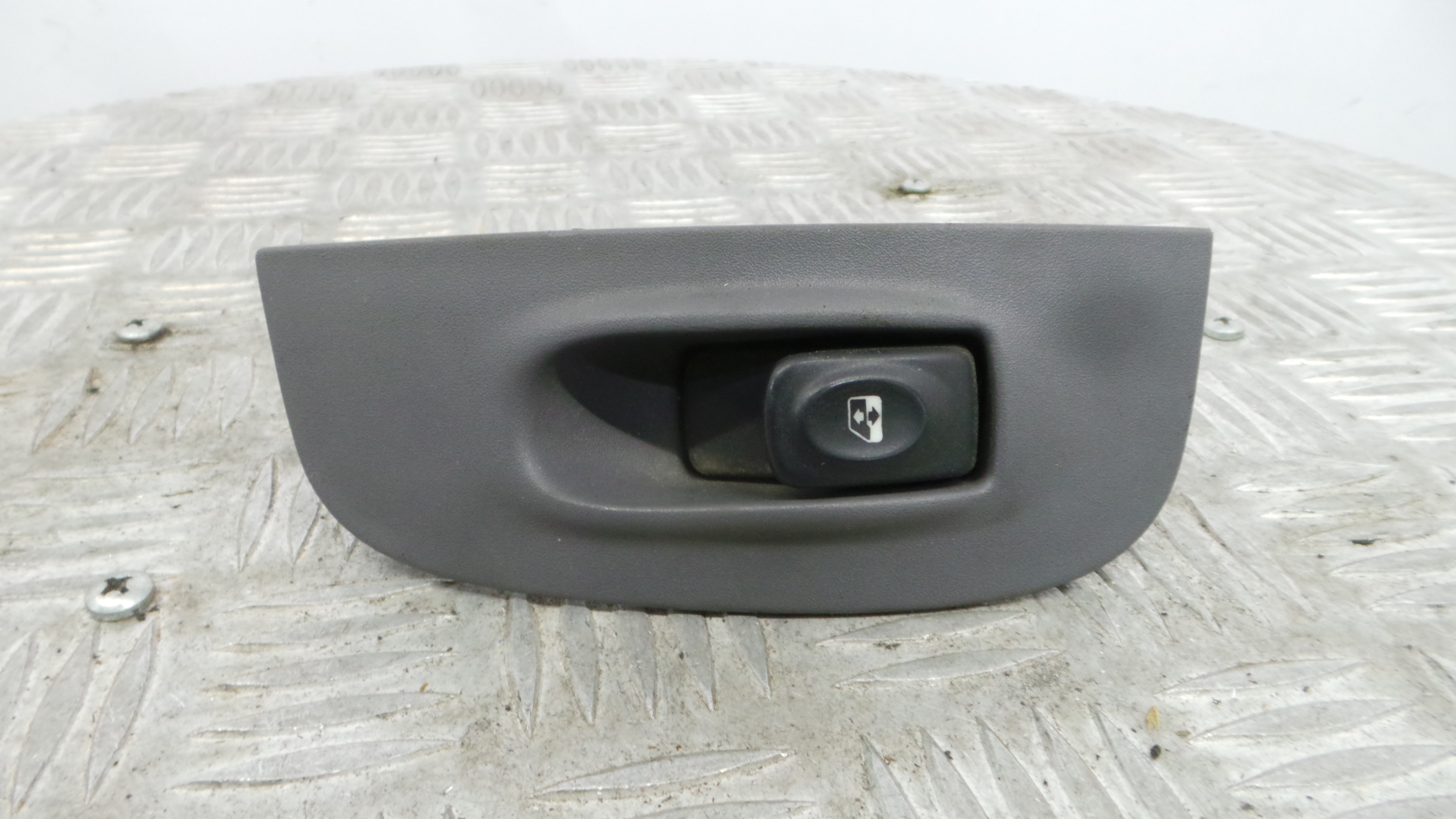 Interruptor / Comando Elevador Vidro Frente Dto  7700429071 - RENAULT MEGANE I Break (KA0/1_), MEGAN-37040781