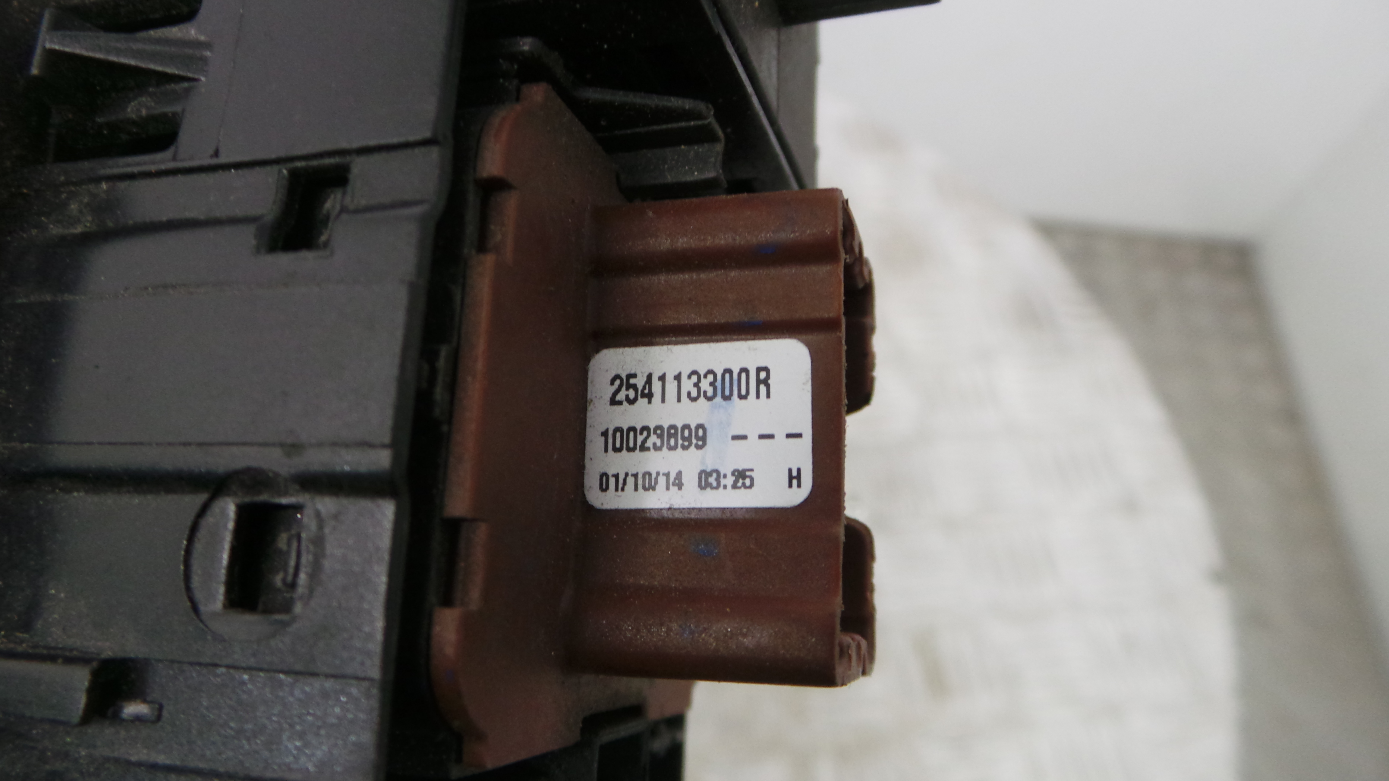 Interruptor / Comando Elevador Vidro Frente Esq  254113300R - RENAULT CLIO IV (BH_)-37040877