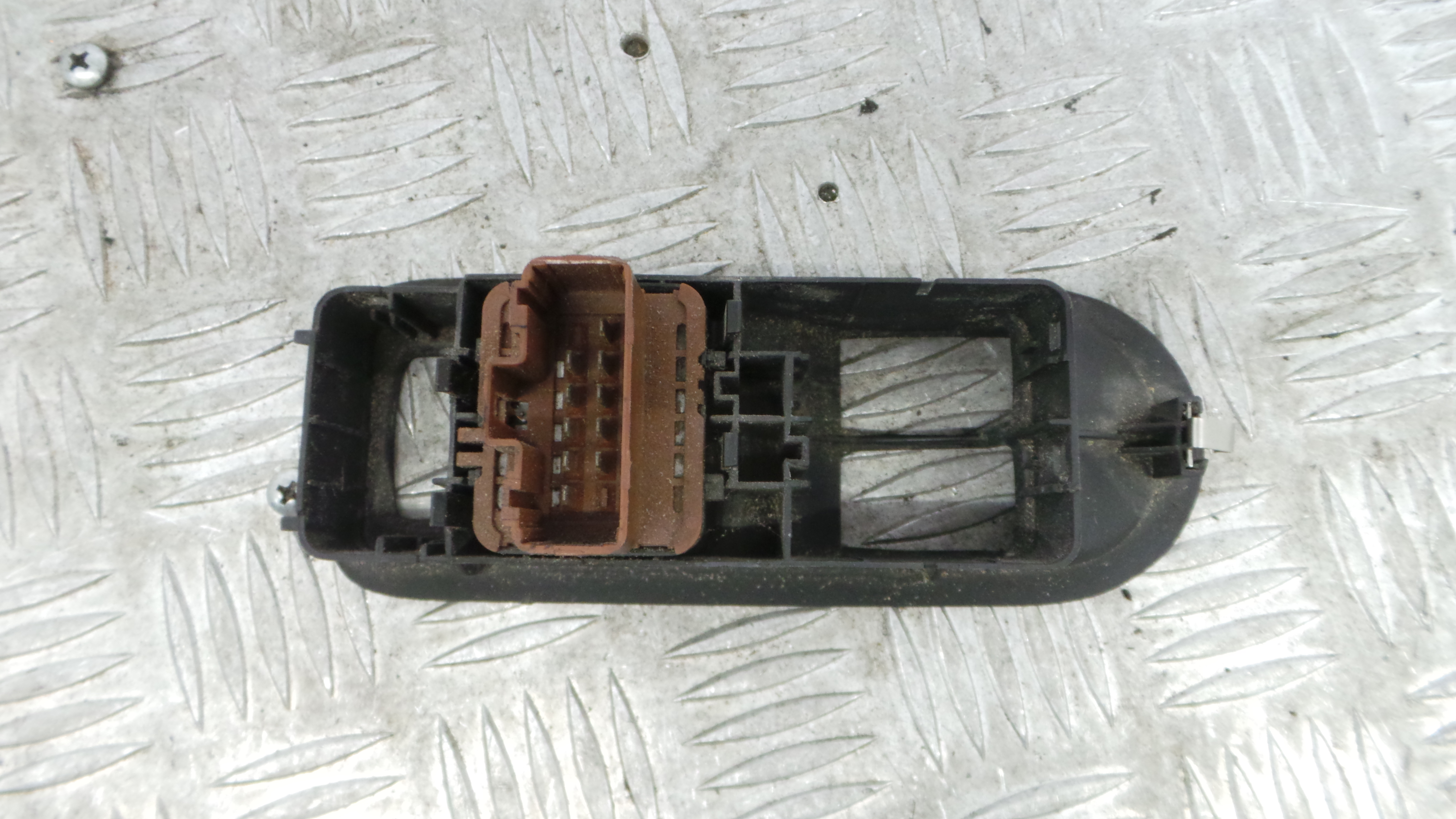 Interruptor / Comando Elevador Vidro Frente Esq  156018070C - RENAULT MEGANE II (BM0/1_, CM0/1_)-37040911