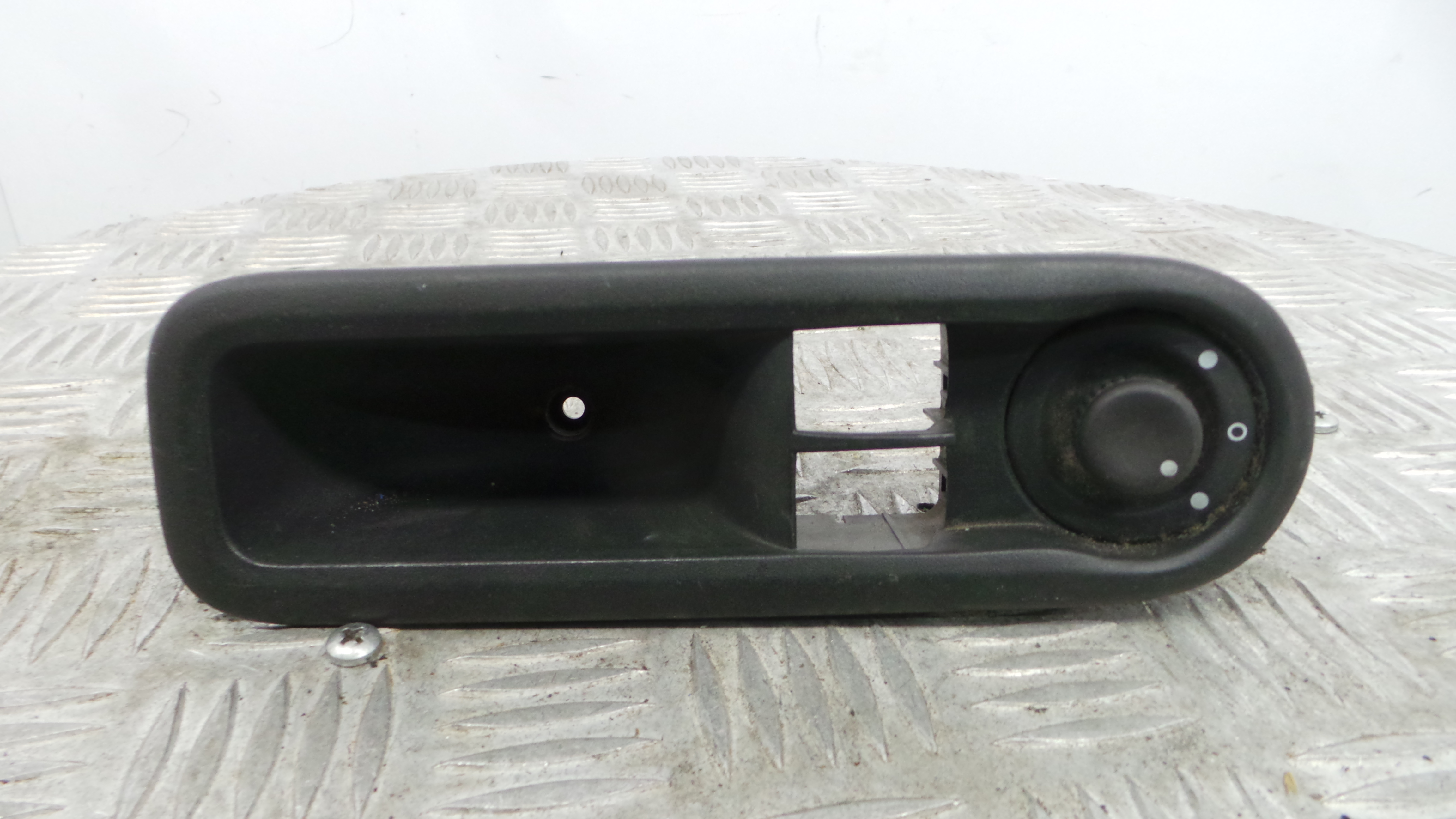 Interruptor / Comando Elevador Vidro Frente Esq  8200356515 - RENAULT CLIO III (BR0/1, CR0/1)-37040914