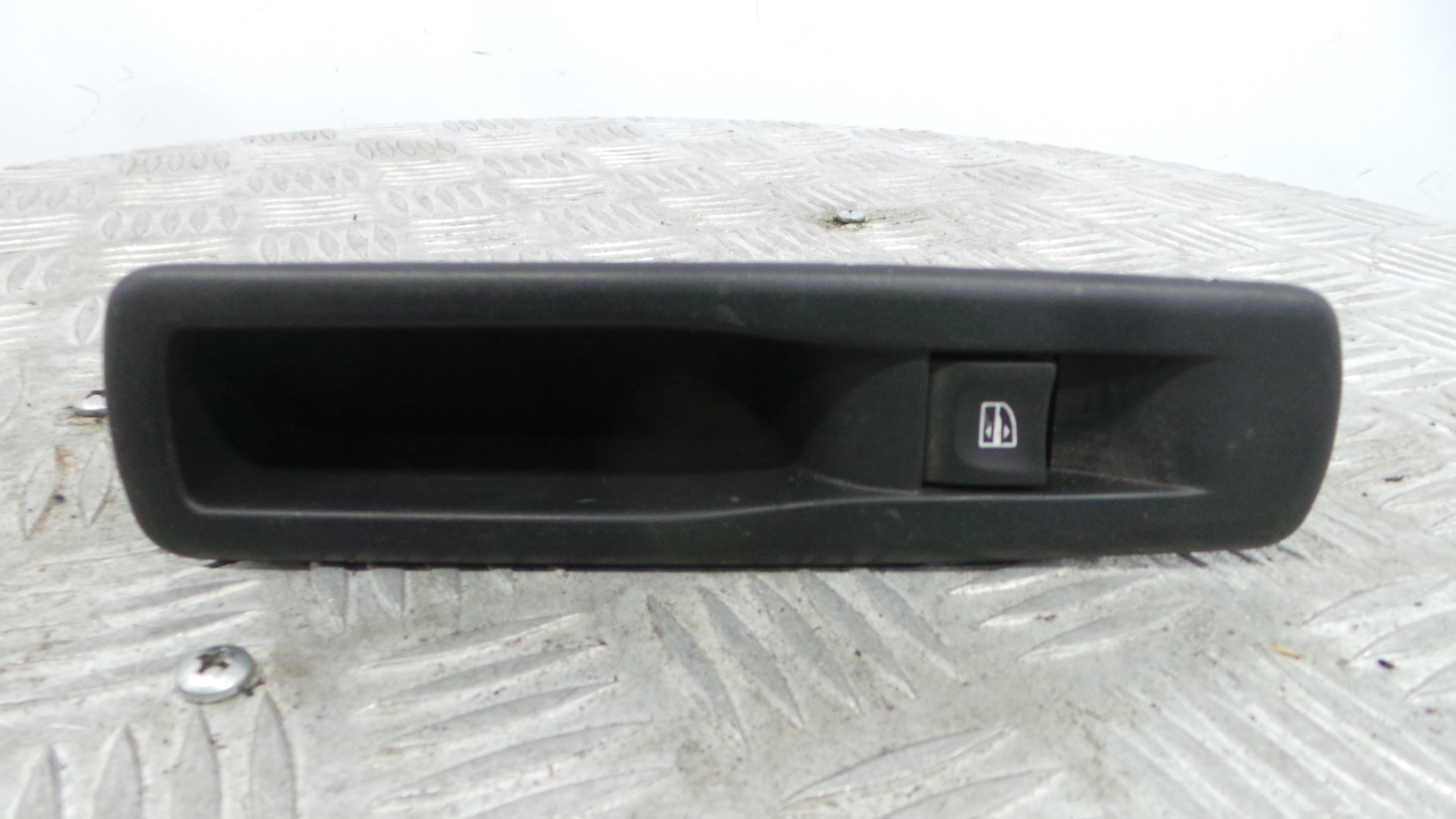 Interruptor / Comando Elevador Vidro Frente Dto  829500004R - RENAULT MEGANE III Hatchback (BZ0/1_, -37040924