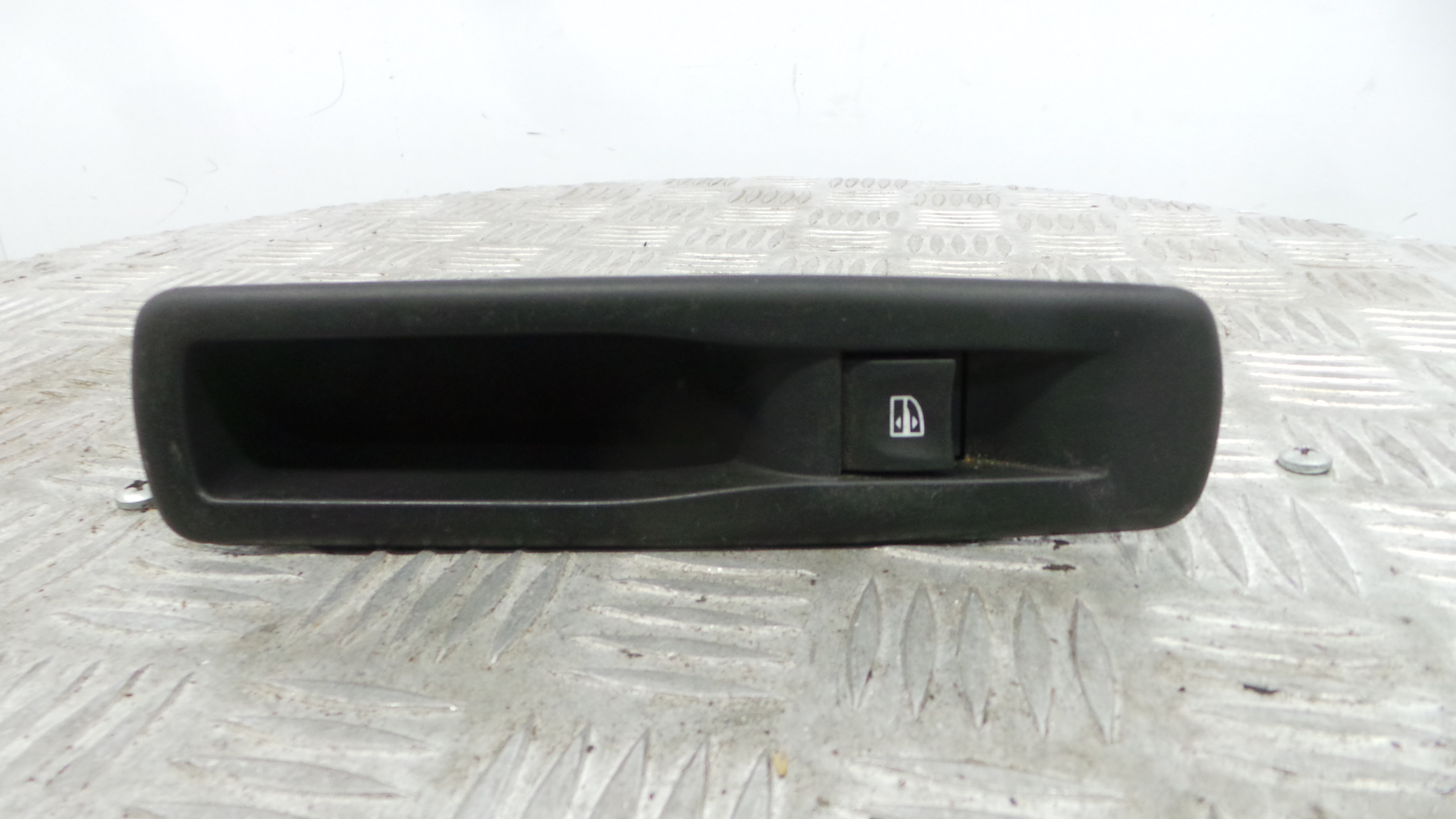 Interruptor / Comando Elevador Vidro Frente Dto  829500004R - RENAULT MEGANE III Hatchback (BZ0/1_, -37040954