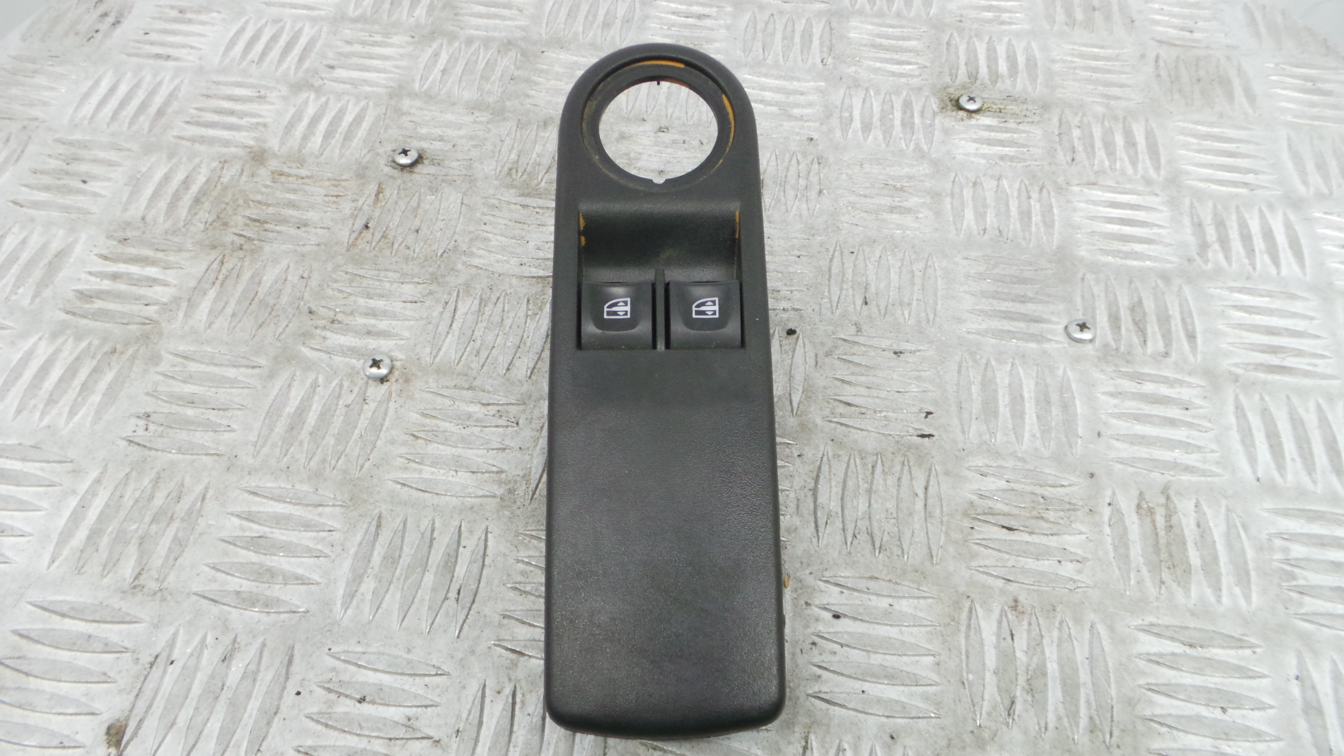Interruptor / Comando Elevador Vidro Frente Esq  809611667R - RENAULT CLIO IV (BH_)-37040960