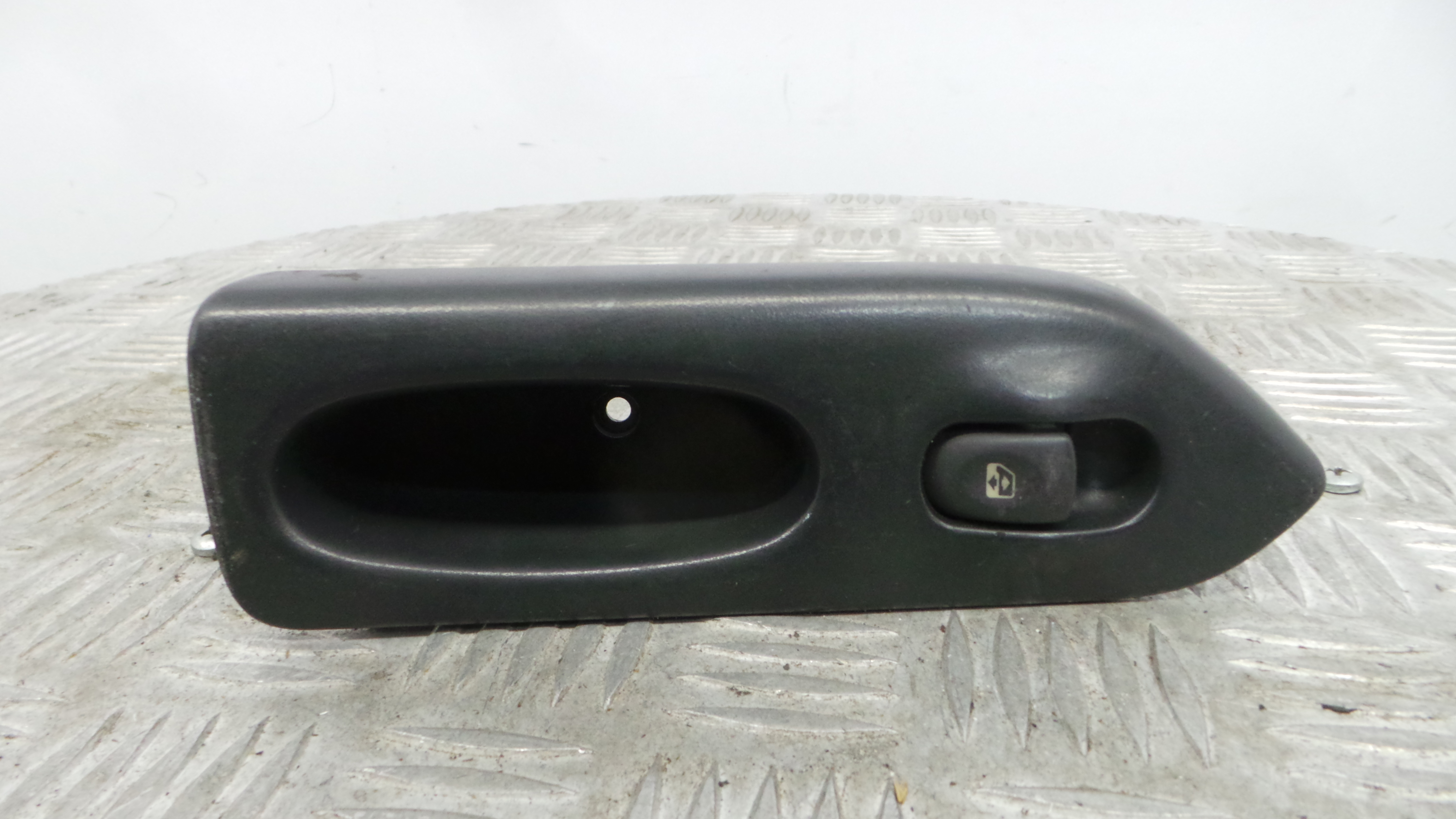 Interruptor / Comando Elevador Vidro Trás Dto 7700417097 - RENAULT LAGUNA I (B56_, 556_)-37040967
