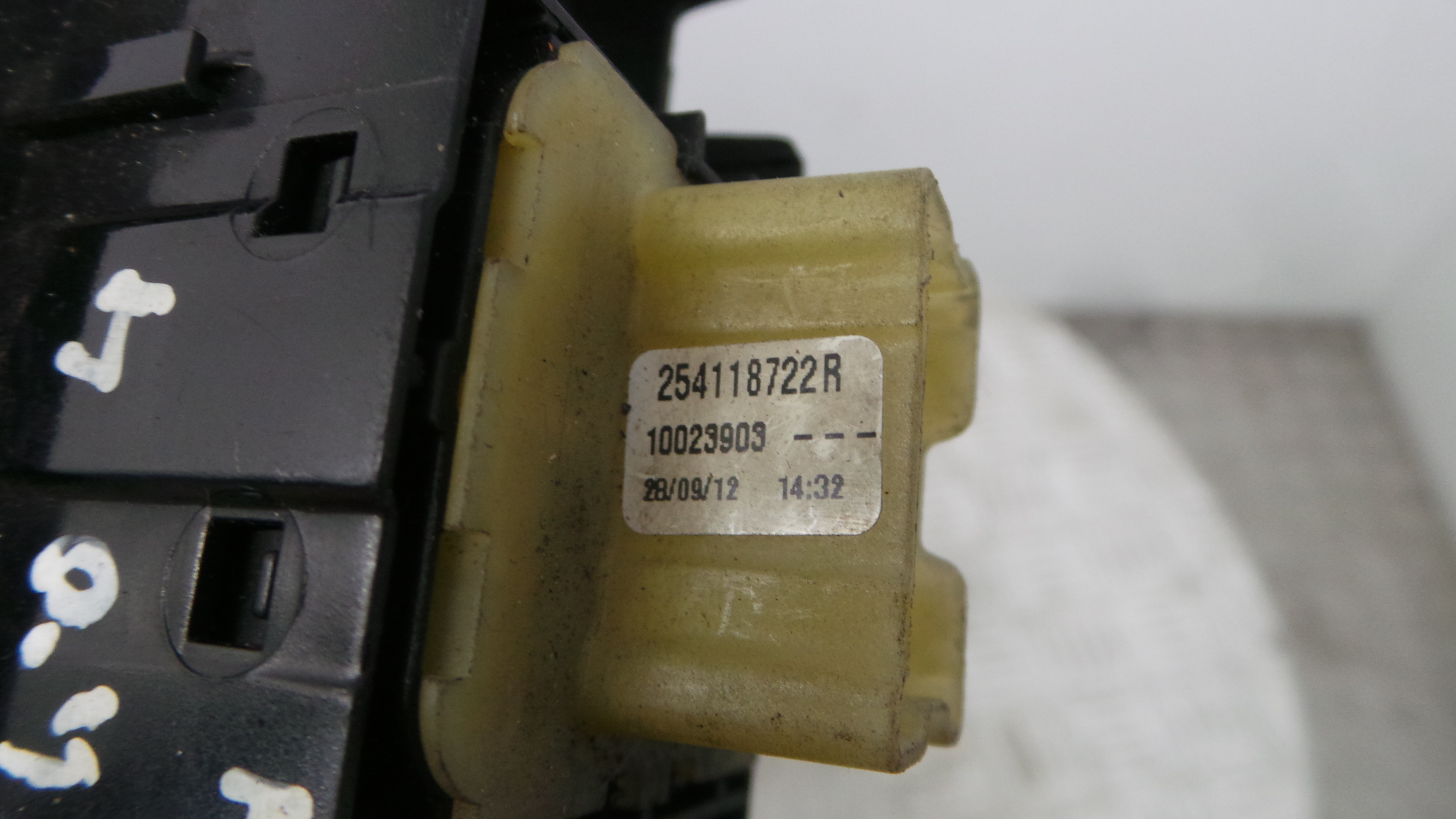 Interruptor / Comando Elevador Vidro Frente Esq  809612367R - RENAULT CLIO IV (BH_)-37041011
