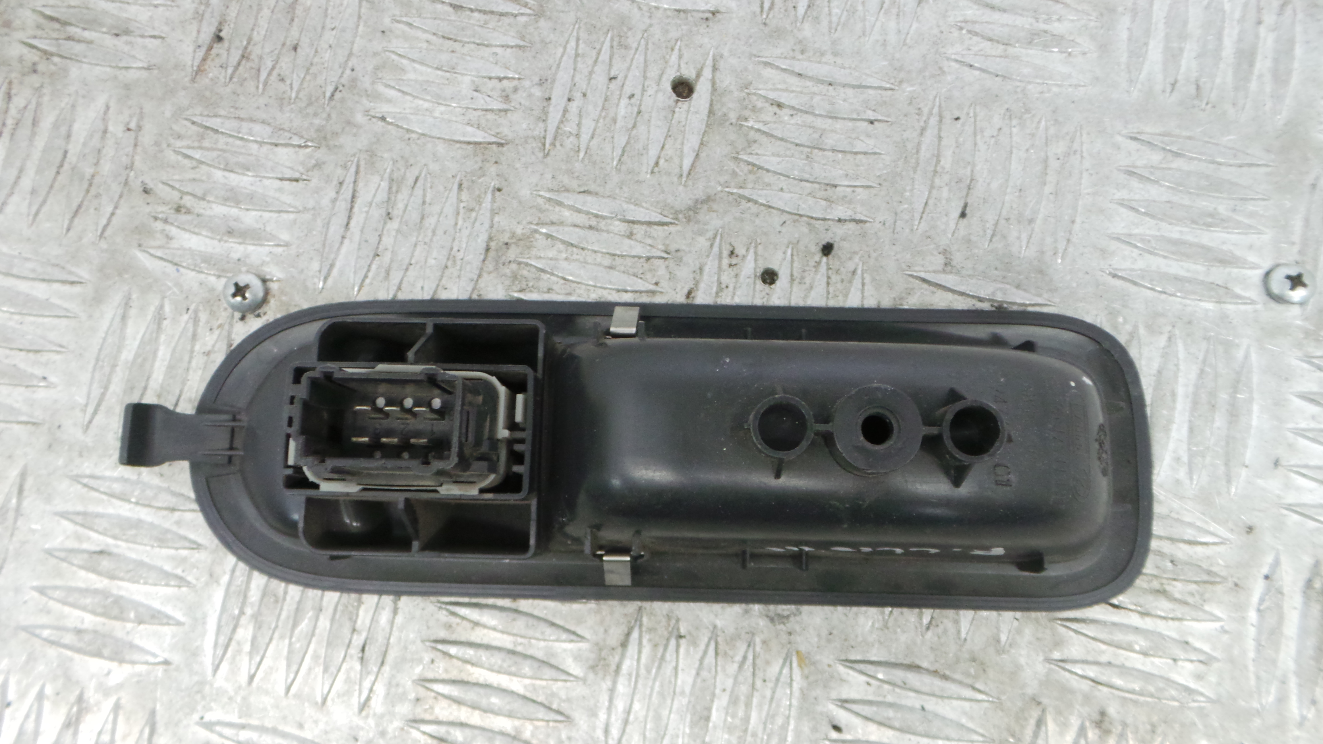 Interruptor / Comando Elevador Vidro Frente Dto 8200356517B - RENAULT CLIO III (BR0/1, CR0/1)-37041026