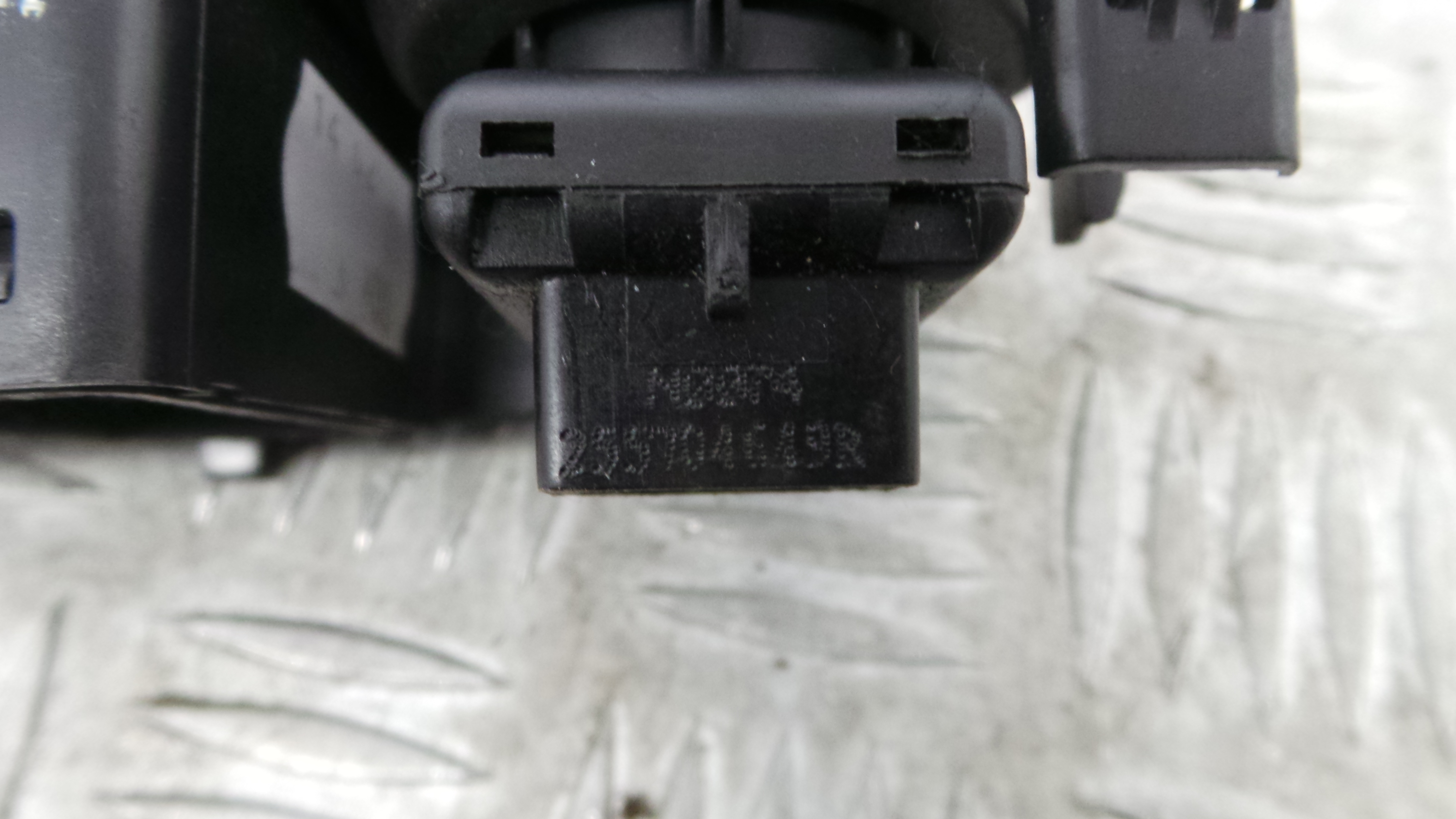 Comando Retrovisores 255704649R - DACIA SANDERO II-37041031