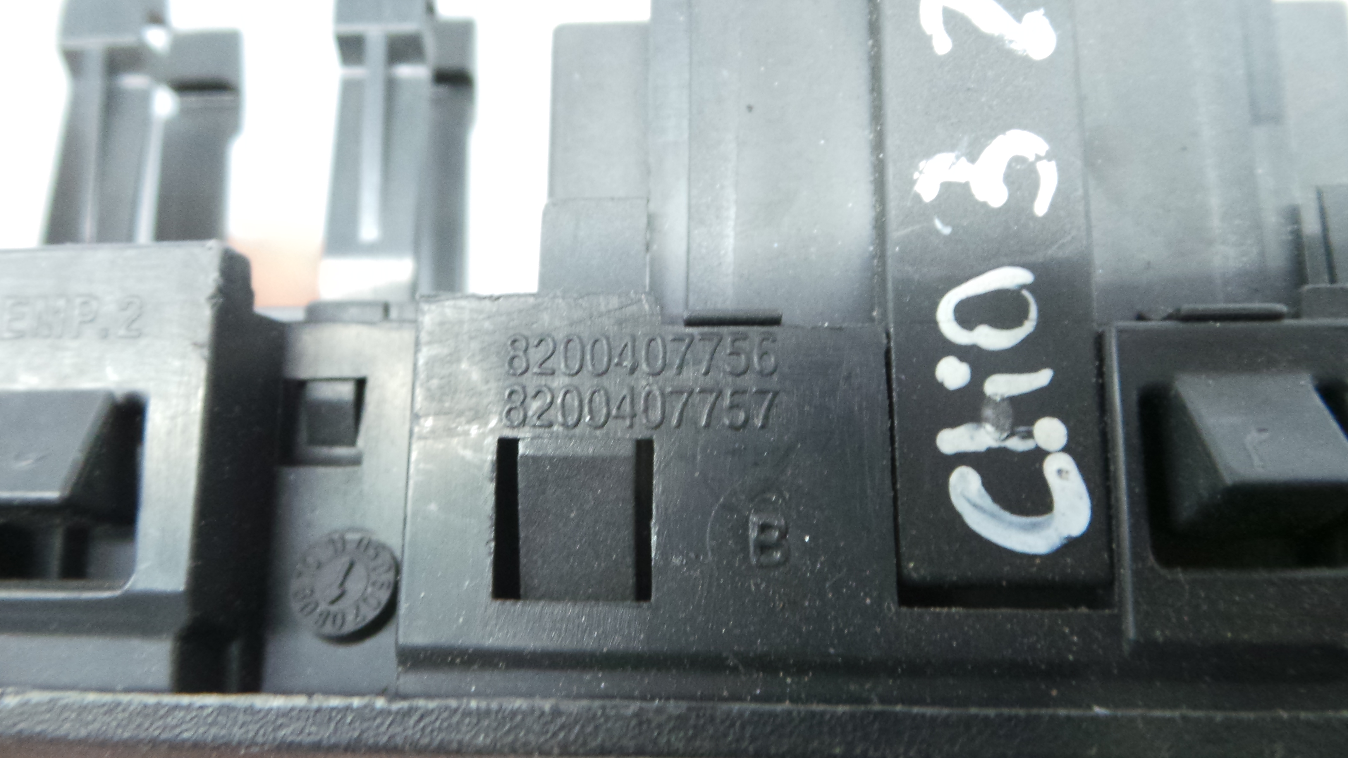 Comando de Regulação dos Faróis  8200407756 - RENAULT CLIO III (BR0/1, CR0/1)-37042143