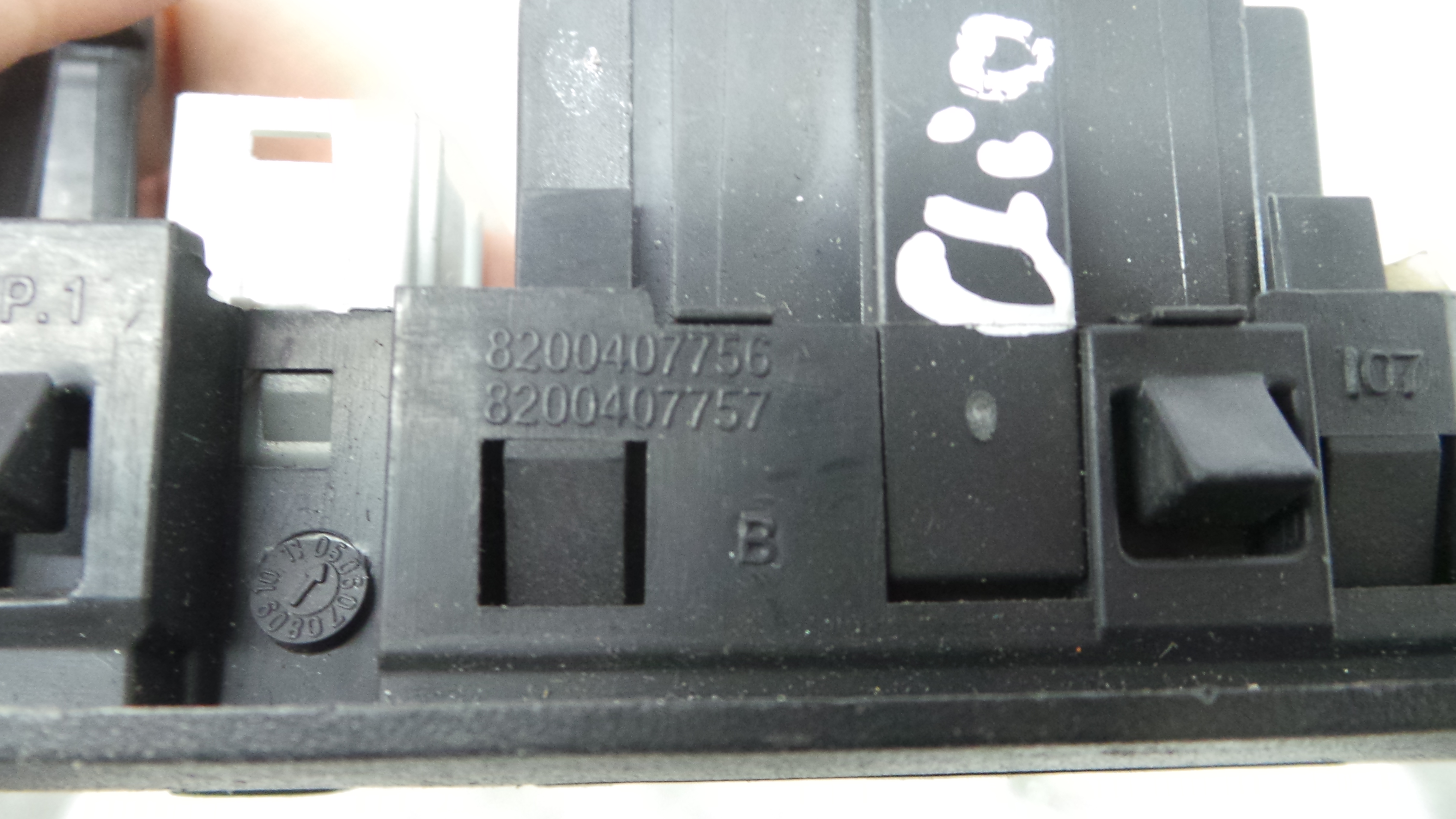 Comando de Regulação dos Faróis 8200407756 - RENAULT CLIO III (BR0/1, CR0/1)-37042179