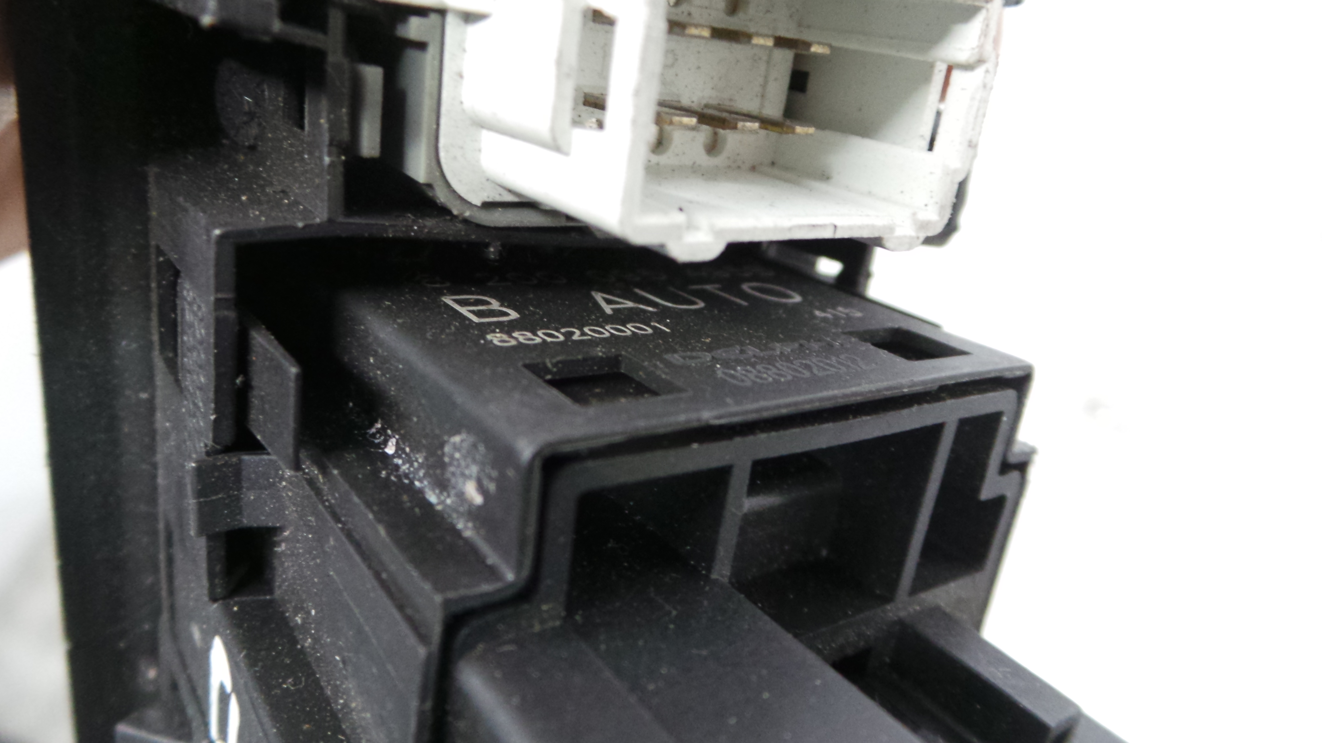 Comando de Regulação dos Faróis 8200407756 - RENAULT CLIO III (BR0/1, CR0/1)-37042179