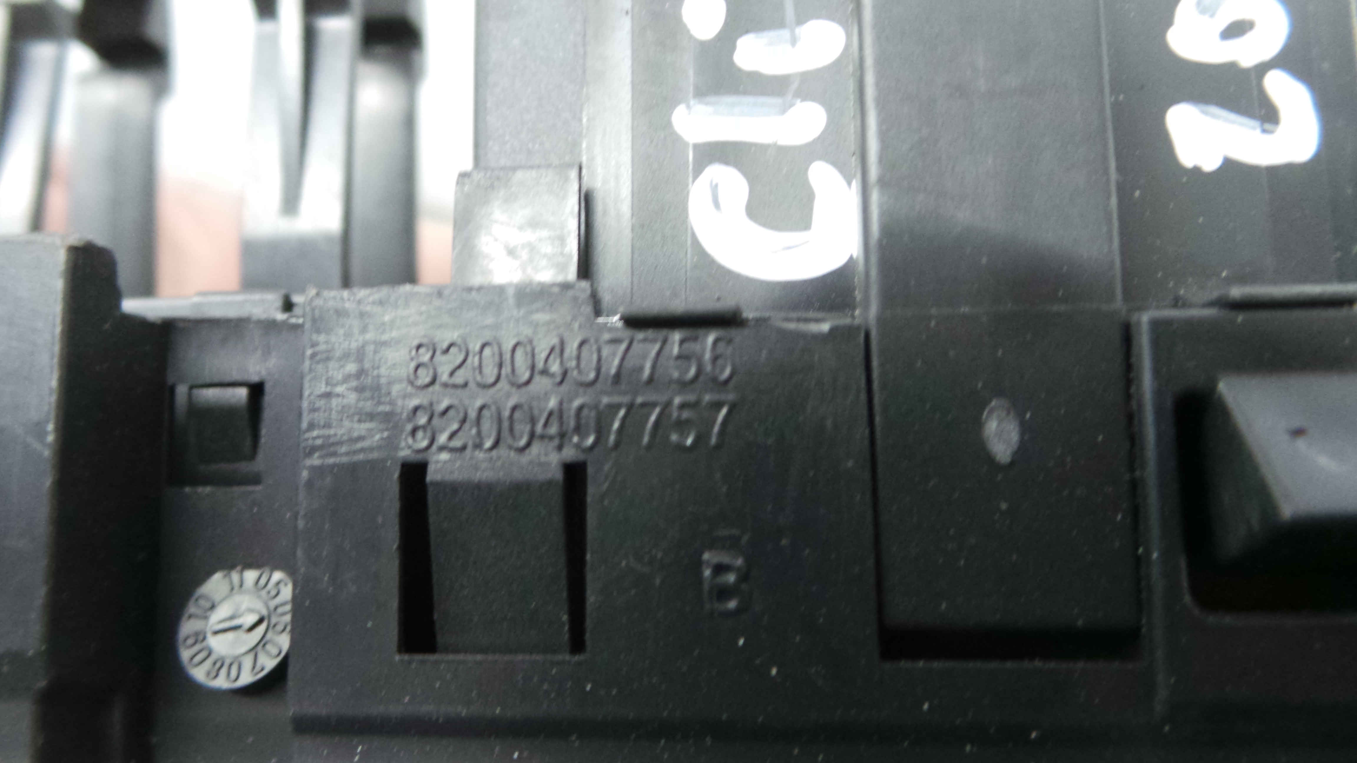 Comando de Regulação dos Faróis 8200407756 - RENAULT CLIO III (BR0/1, CR0/1)-37042183