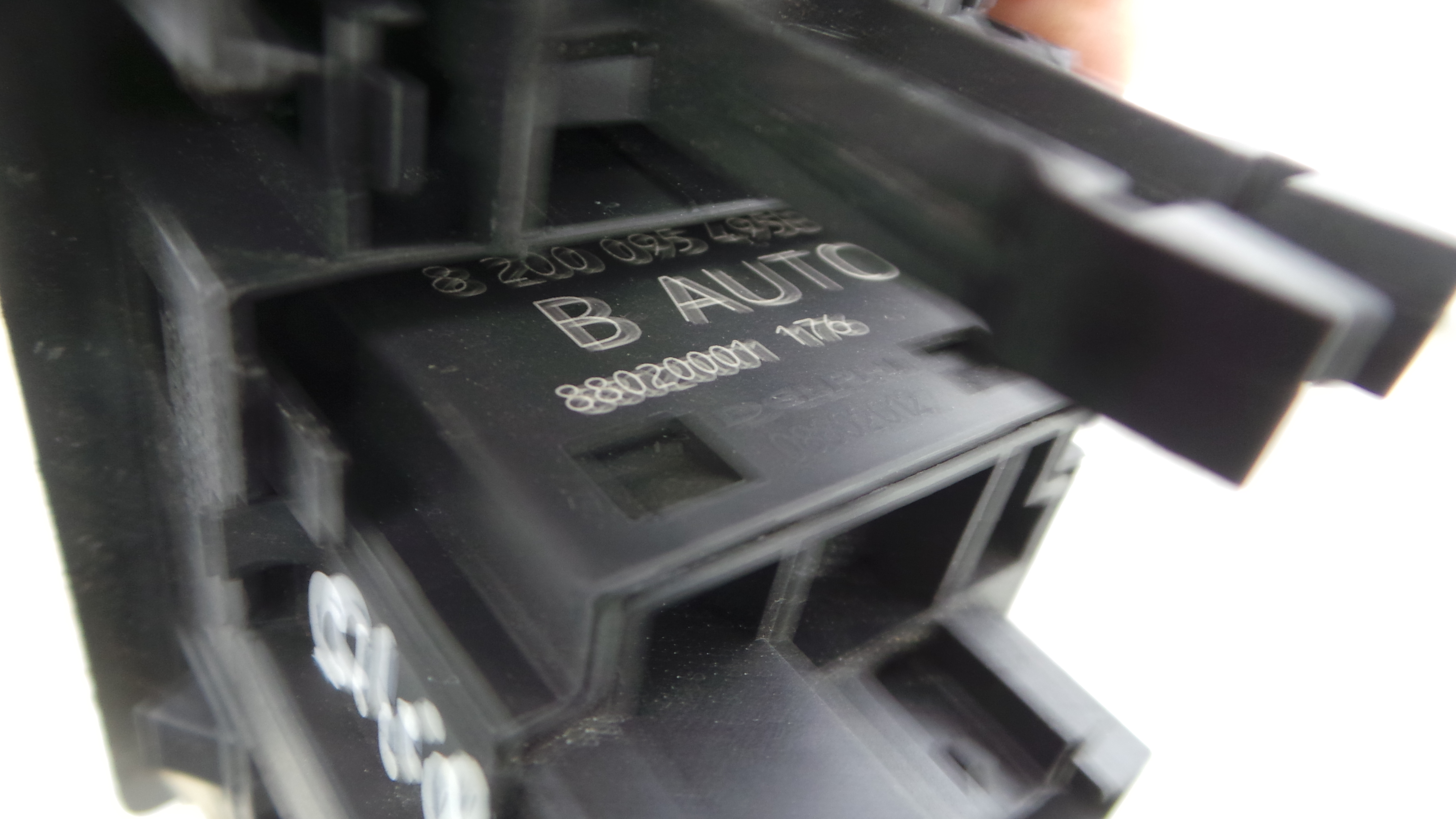 Comando de Regulação dos Faróis 8200407756 - RENAULT CLIO III (BR0/1, CR0/1)-37042183