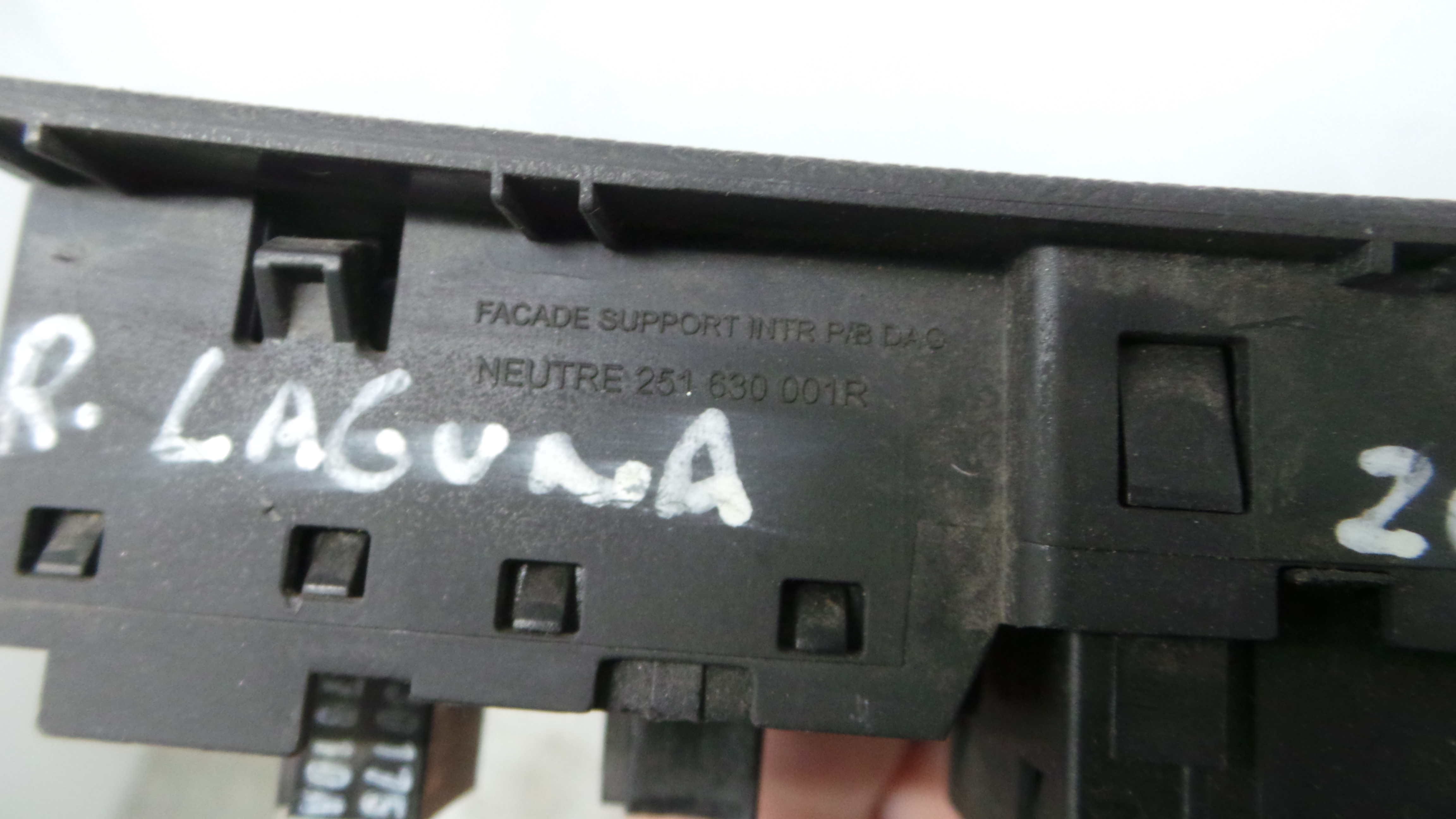 Comando de Regulação dos Faróis  251630001R - RENAULT LAGUNA III (BT0/1)-37042203