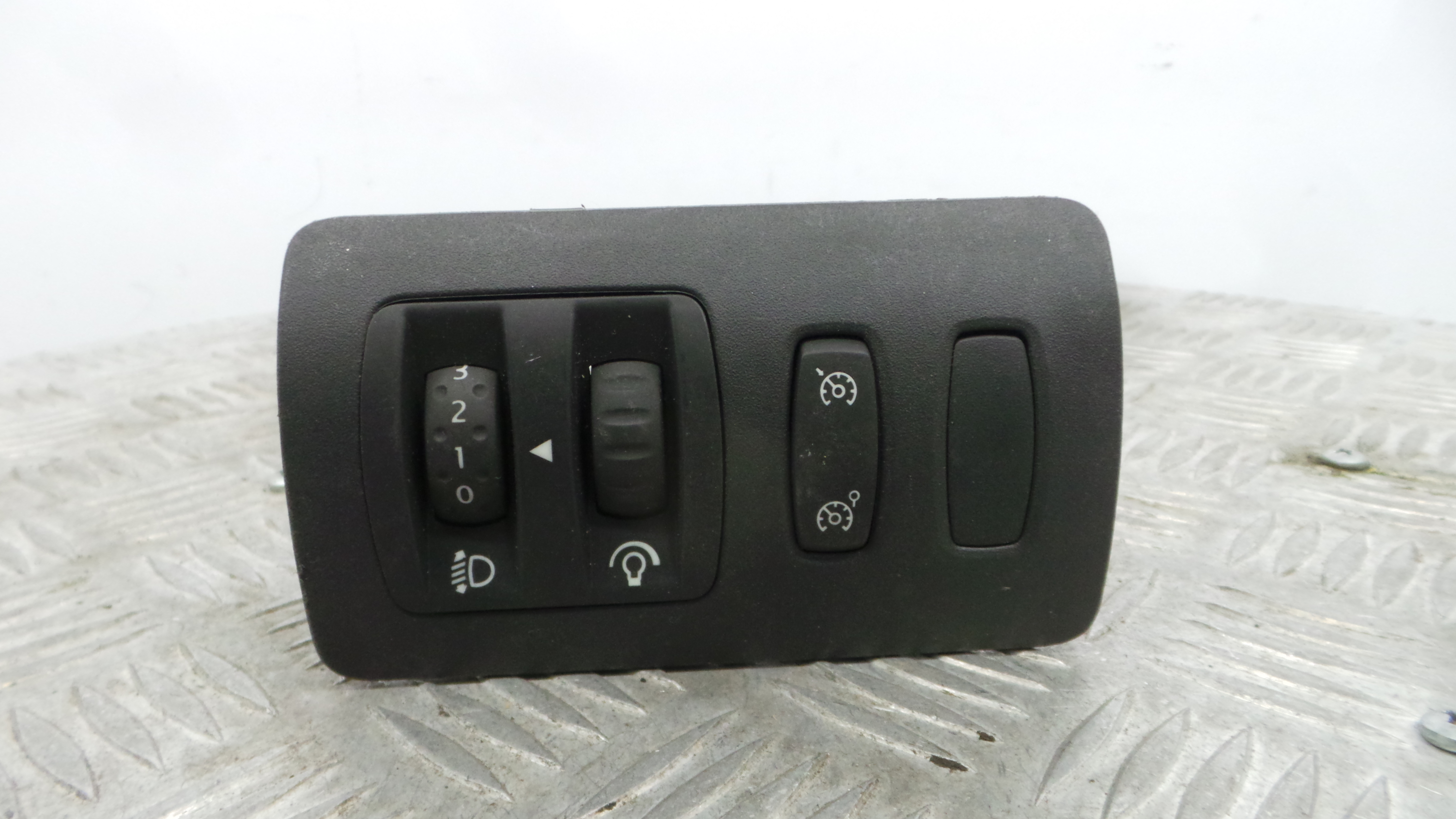 Comando de Regulação dos Faróis  8200407756 - RENAULT CLIO III (BR0/1, CR0/1)-37042277