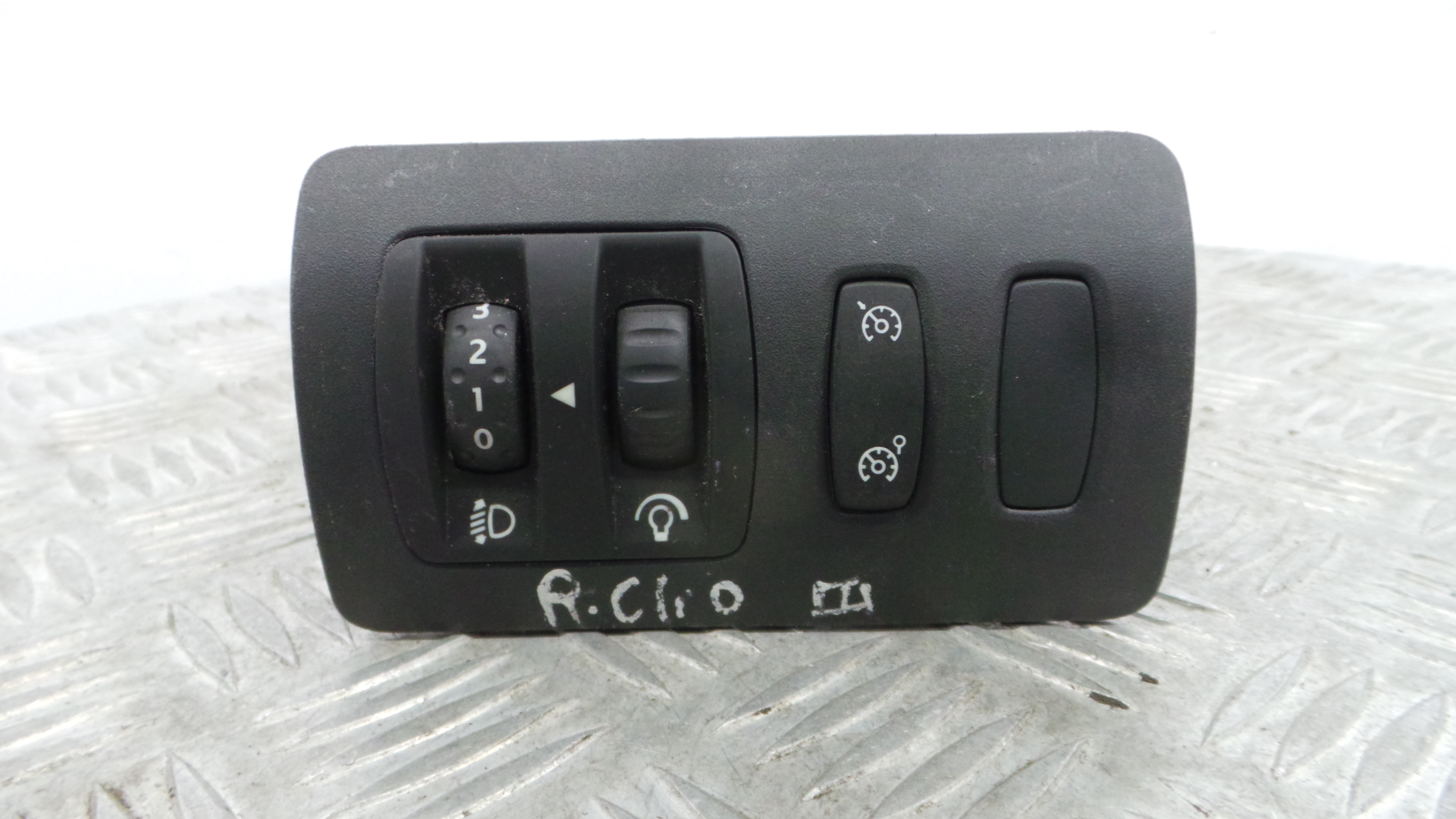 Comando de Regulação dos Faróis  8200407756 - RENAULT CLIO III (BR0/1, CR0/1)-37042502
