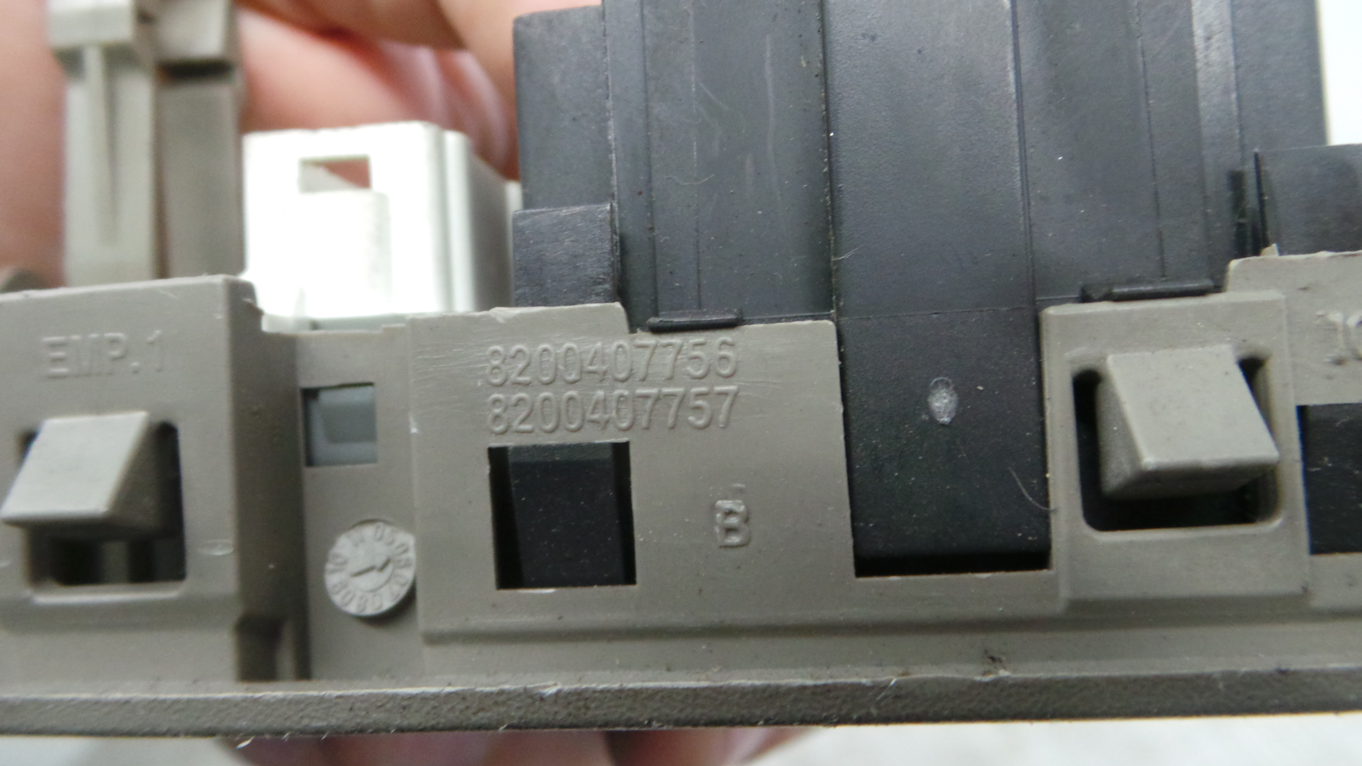 Comando de Regulação dos Faróis  8200407756 - RENAULT CLIO III (BR0/1, CR0/1)-37042512