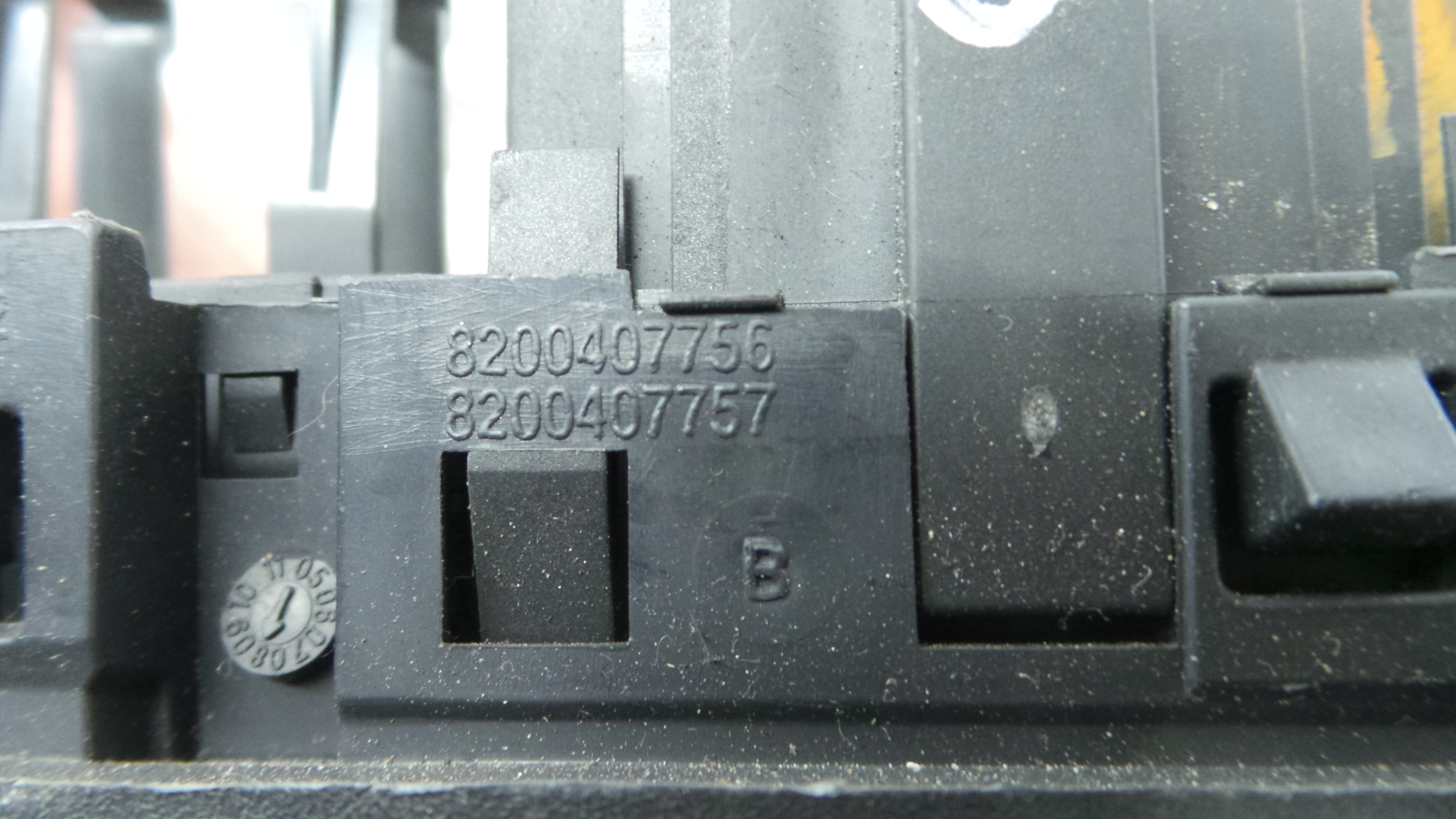 Comando de Regulação dos Faróis  8200407756 - RENAULT CLIO III (BR0/1, CR0/1)-37042520