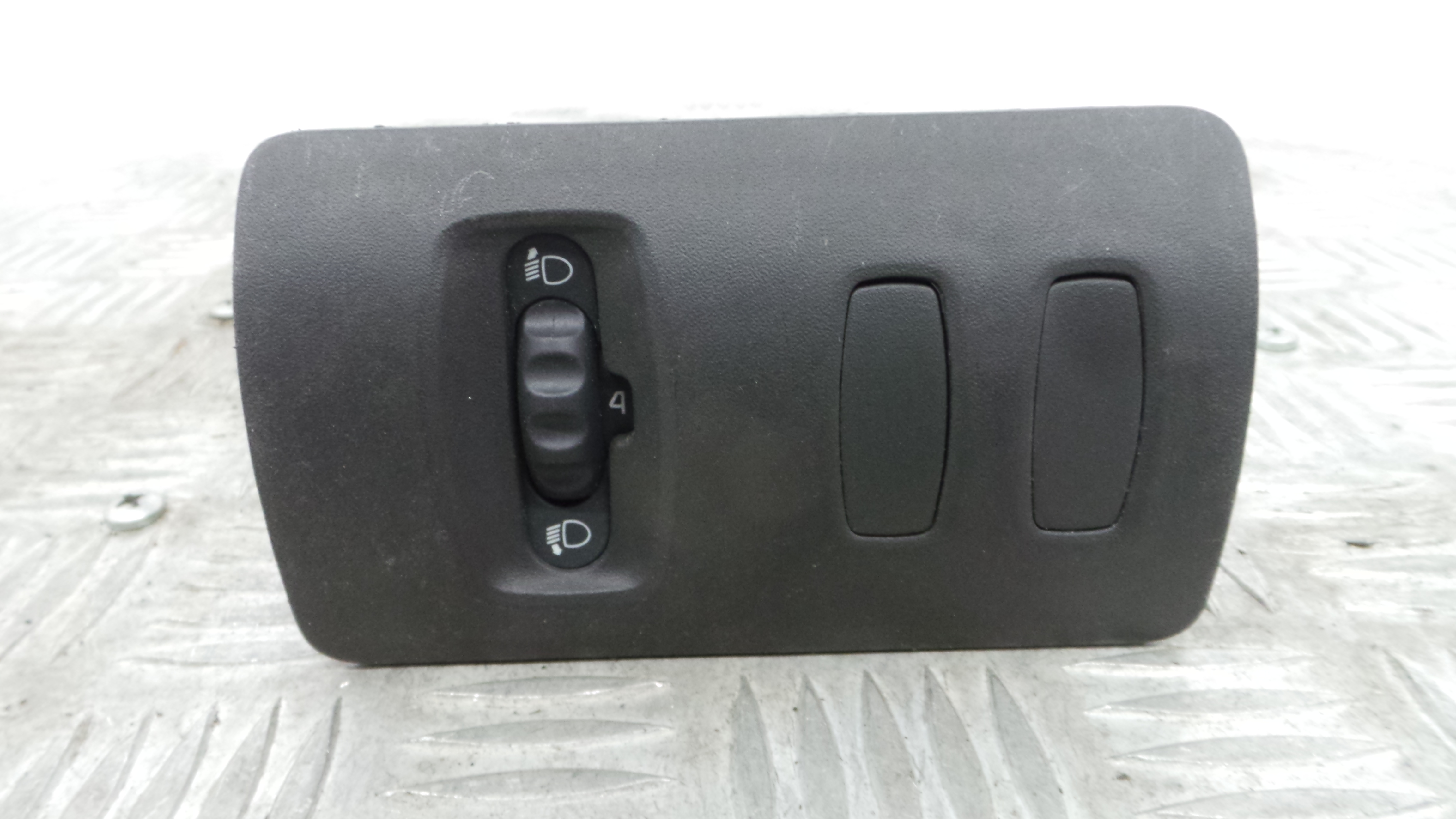 Comando de Regulação dos Faróis  8200475624 - RENAULT CLIO III (BR0/1, CR0/1)-37042623