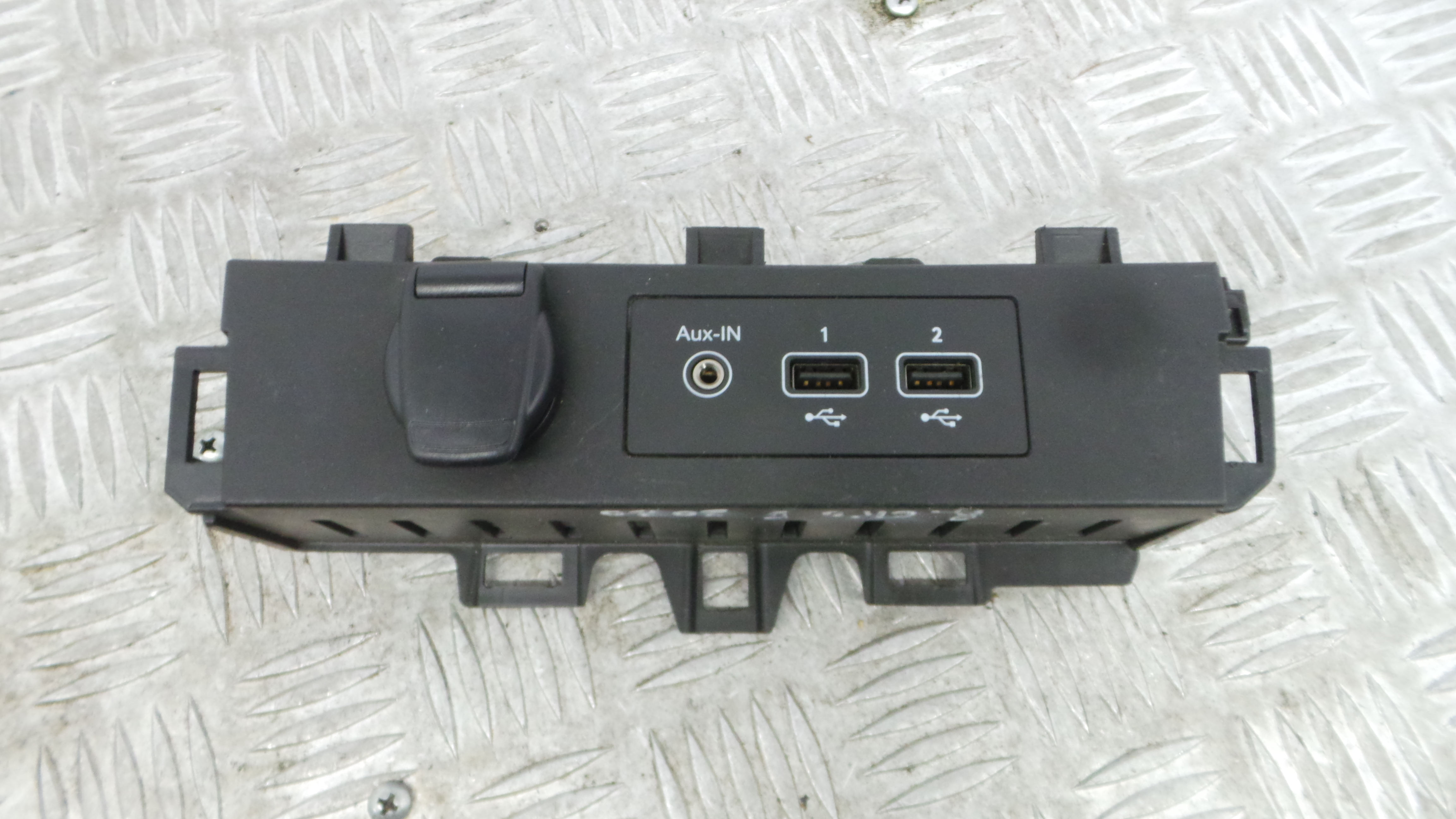 Acessórios para auto rádios M535267 - RENAULT CLIO V (B7_)-37042631