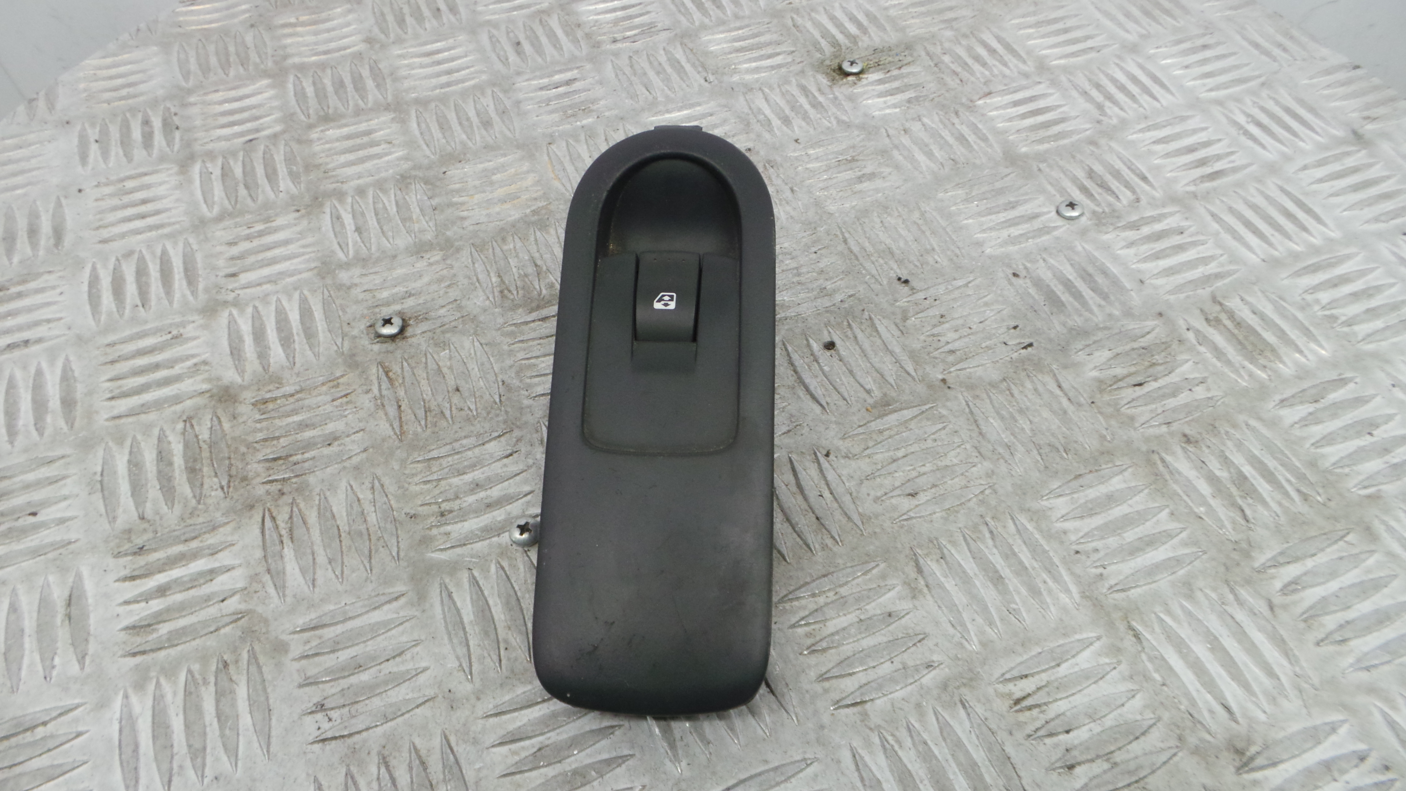 Interruptor / Comando Elevador Vidro Trás Dto 156013740 - RENAULT SCÉNIC II (JM0/1_)-37042647
