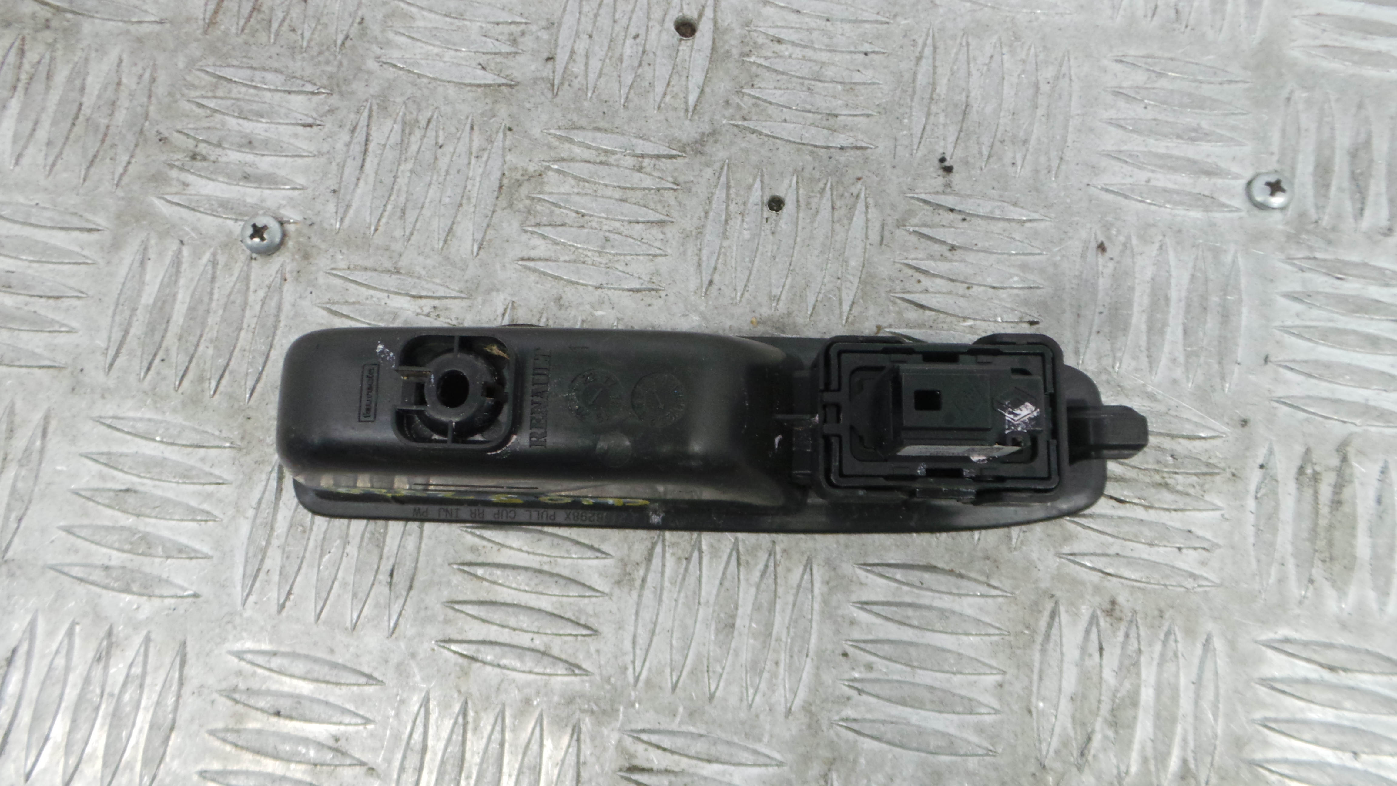 Interruptor / Comando Elevador Vidro Trás Esq 829509794R - RENAULT CLIO V (B7_)-37042650