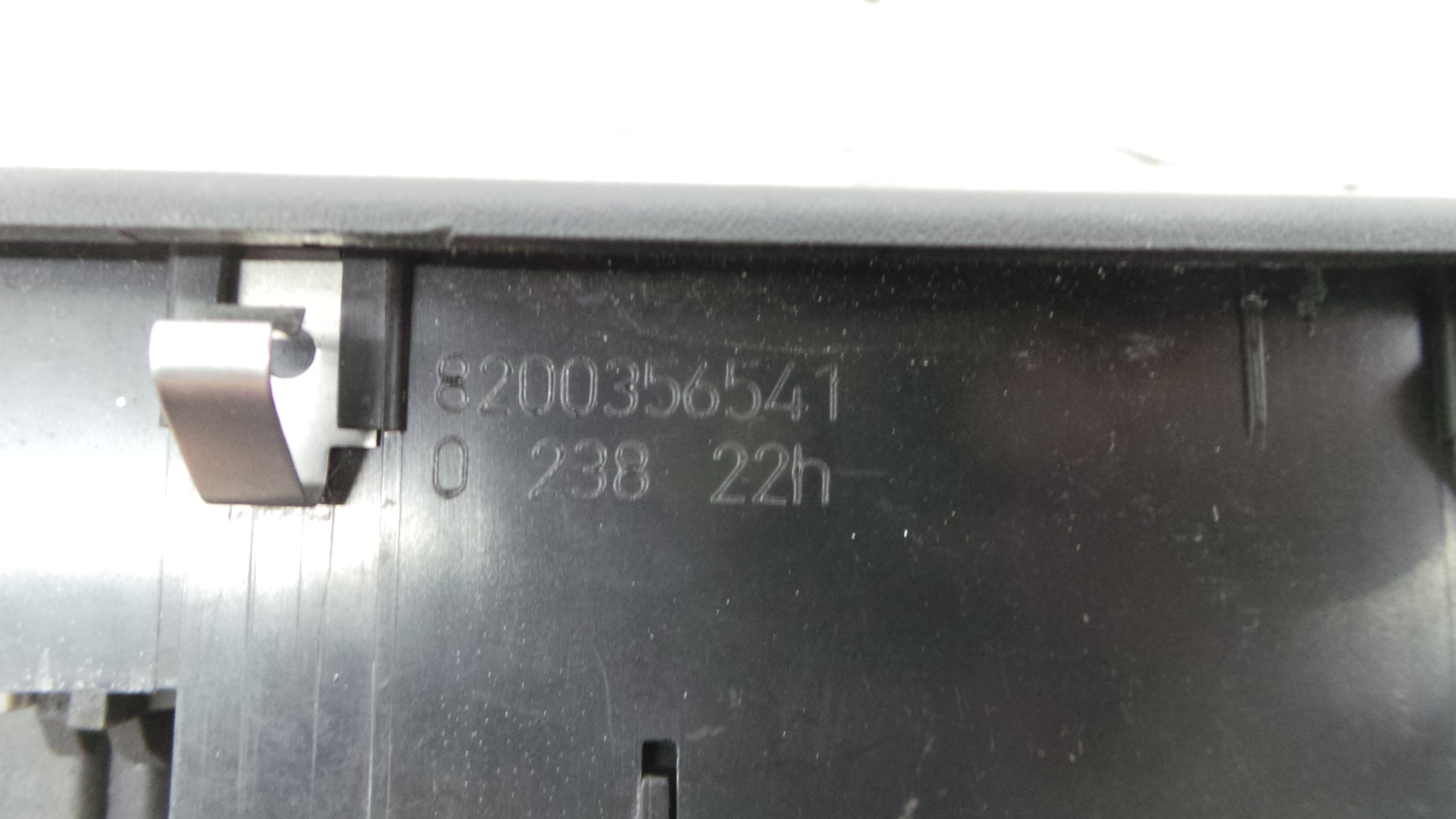 Interruptor / Comando Elevador Vidro Frente Esq  8200356541 - RENAULT CLIO III (BR0/1, CR0/1)-37042657