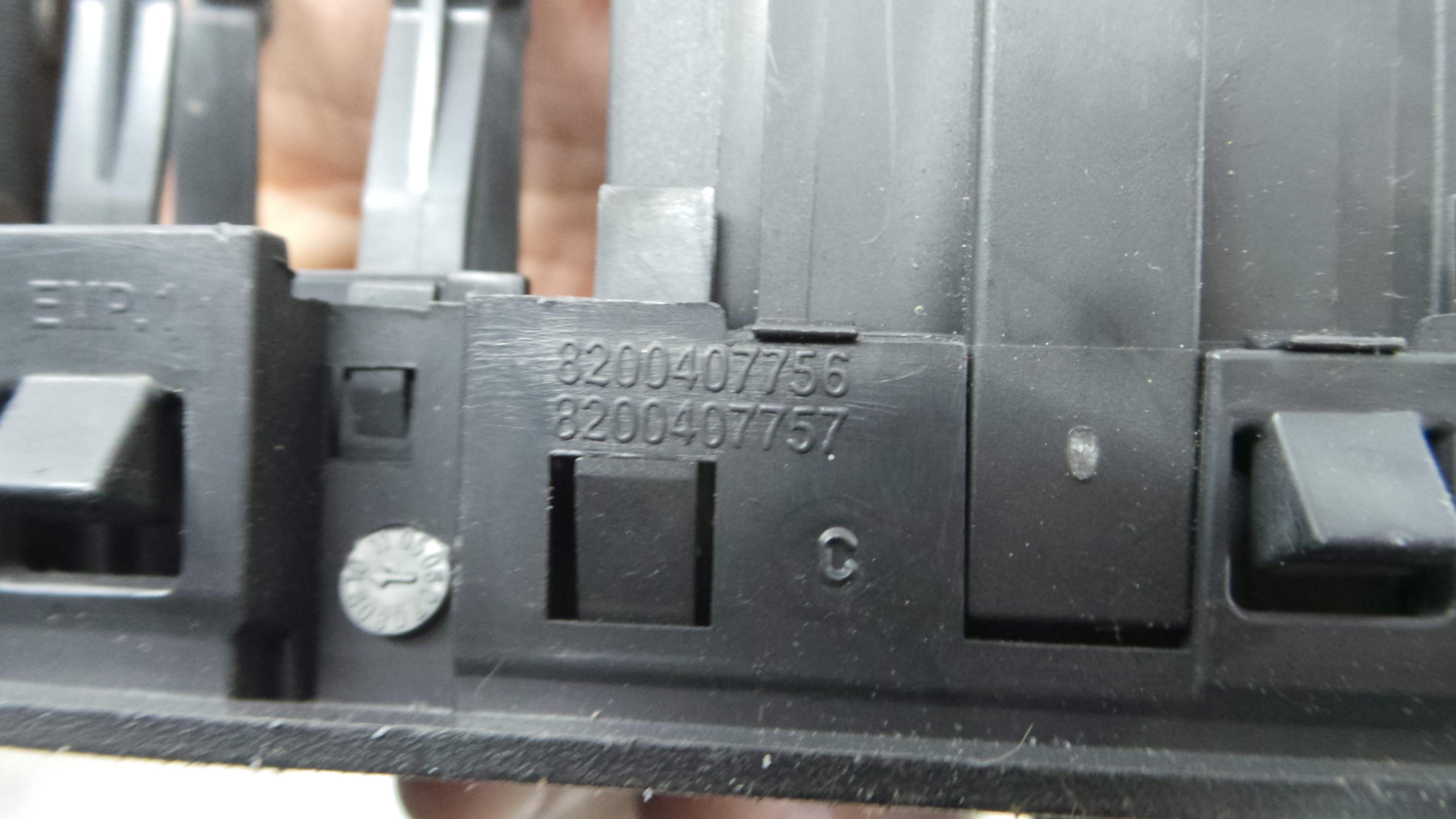 Comando de Regulação dos Faróis  8200407756 - RENAULT CLIO III (BR0/1, CR0/1)-37042663