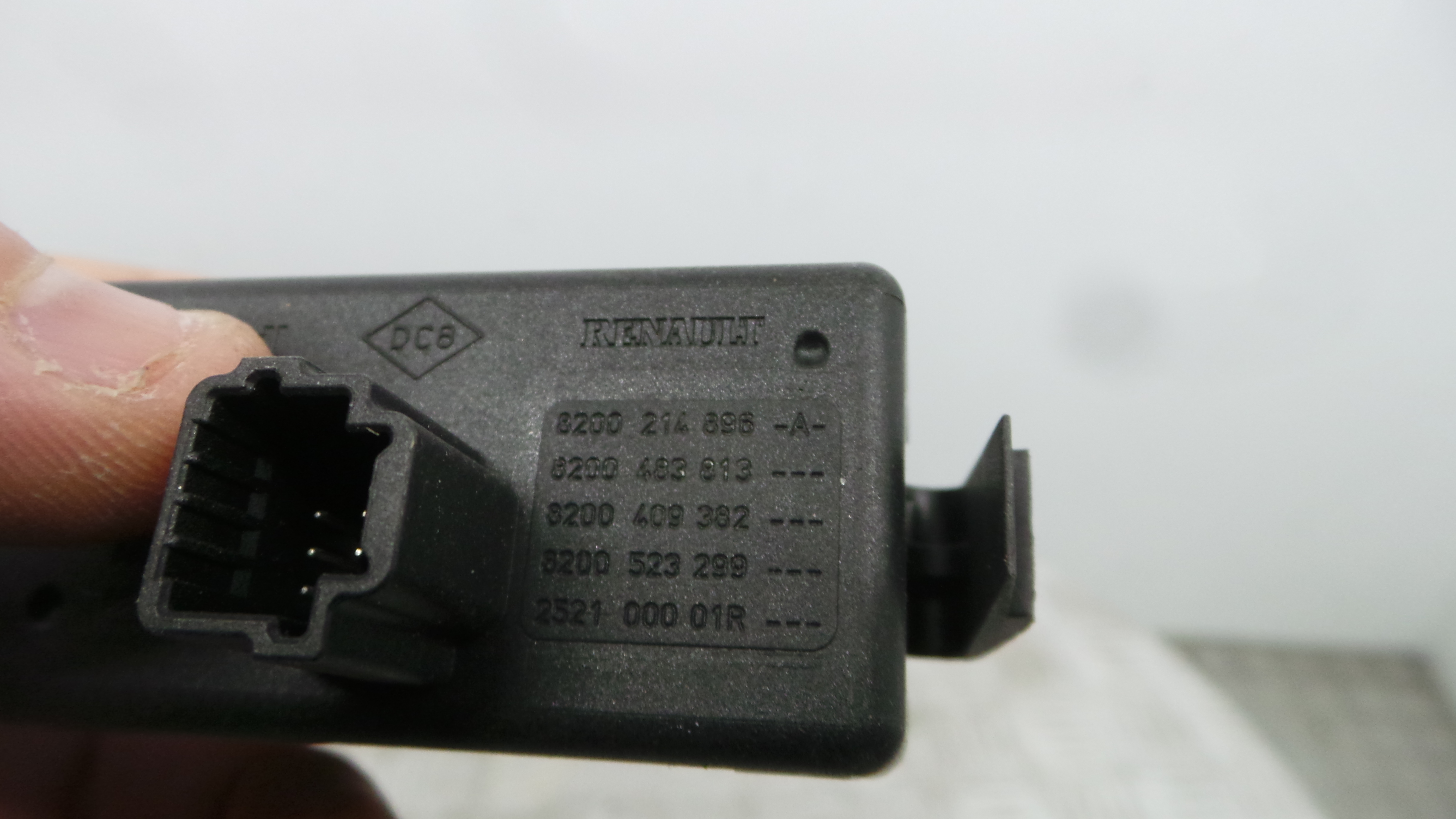 warning 4 piscas 8200214896A - RENAULT CLIO III (BR0/1, CR0/1)-37042693