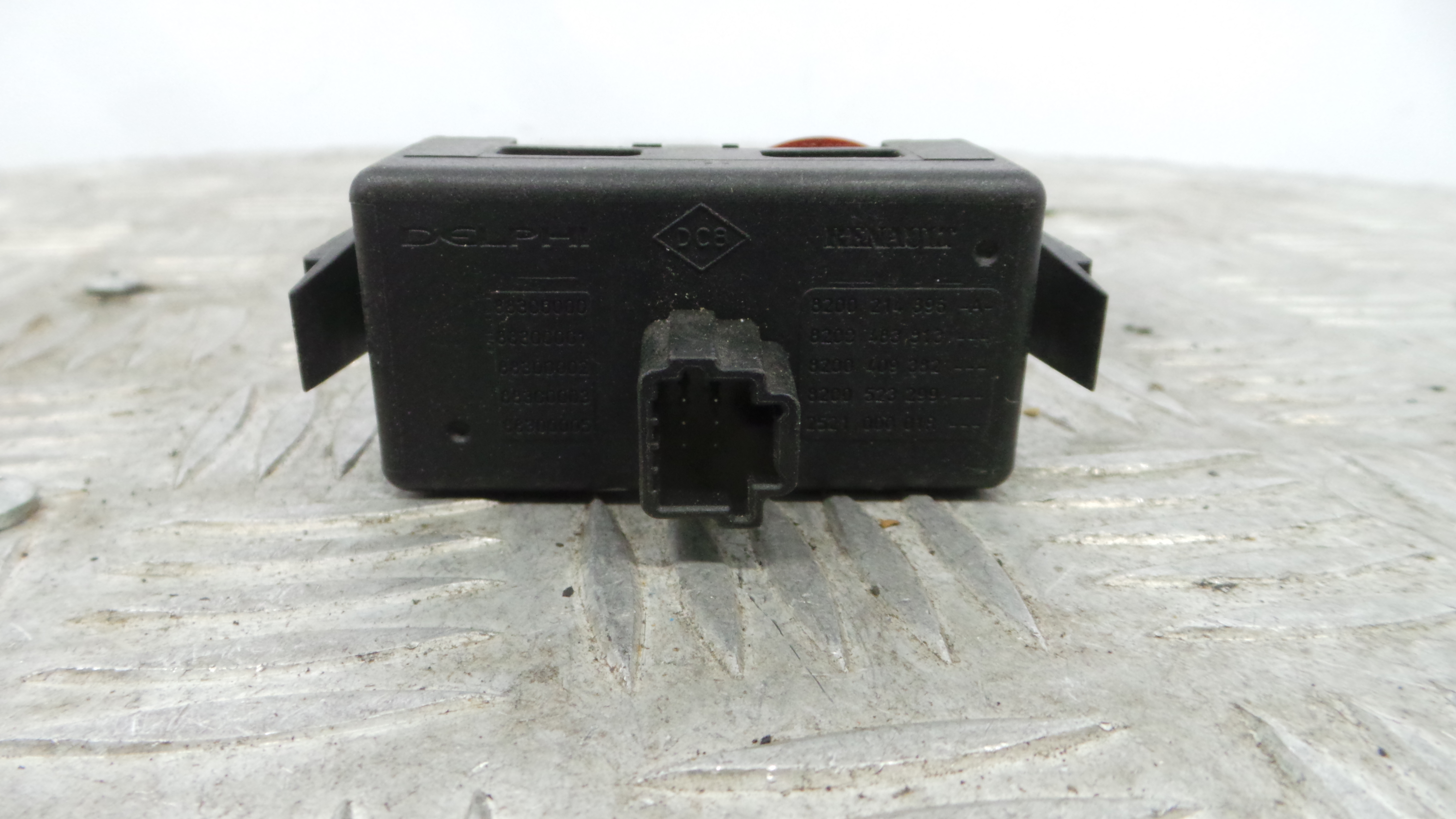 warning 4 piscas 8200214896A - RENAULT CLIO III (BR0/1, CR0/1)-37042699