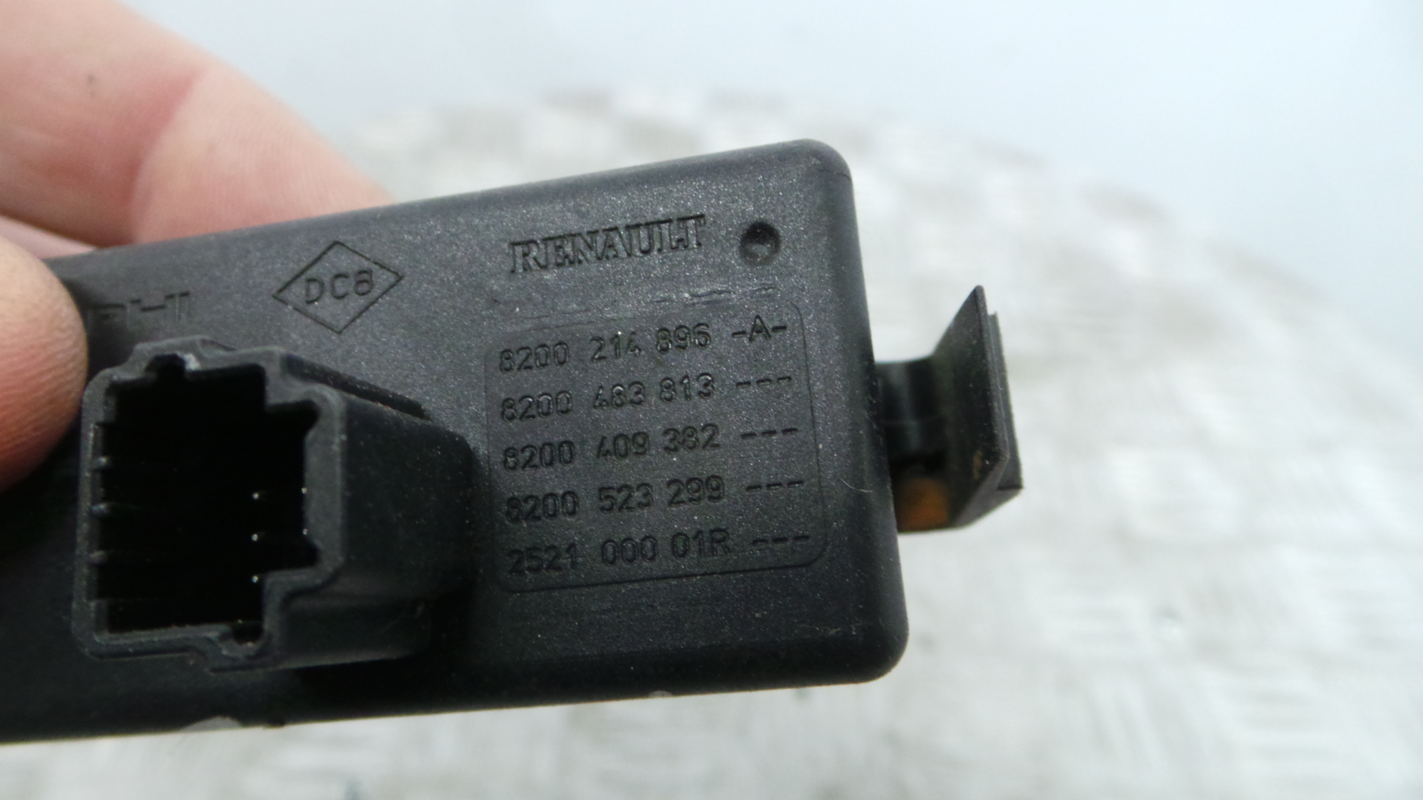 warning 4 piscas 8200214896A - RENAULT CLIO III (BR0/1, CR0/1)-37042699