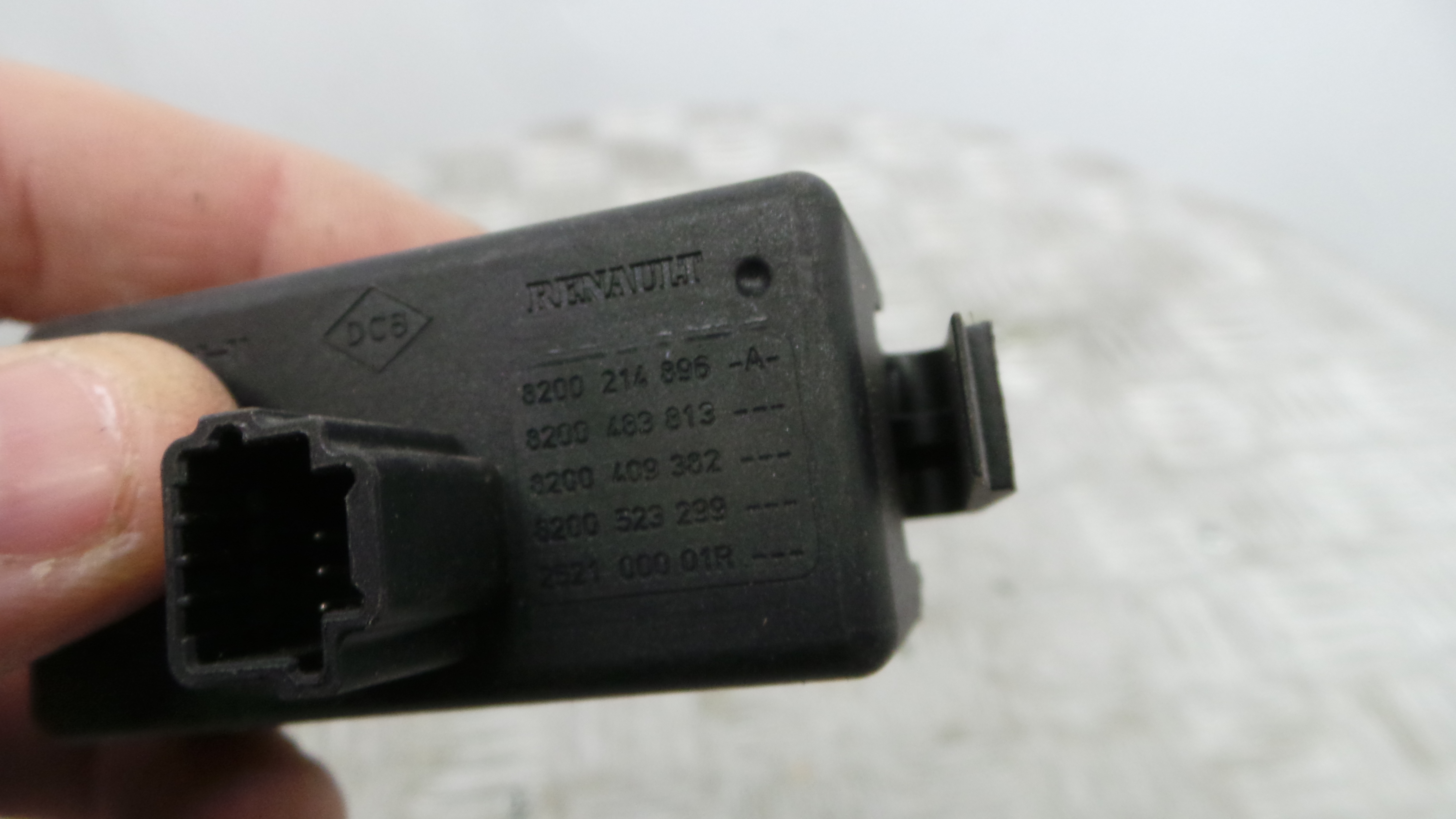 warning 4 piscas 8200214896A - RENAULT CLIO III (BR0/1, CR0/1)-37042702