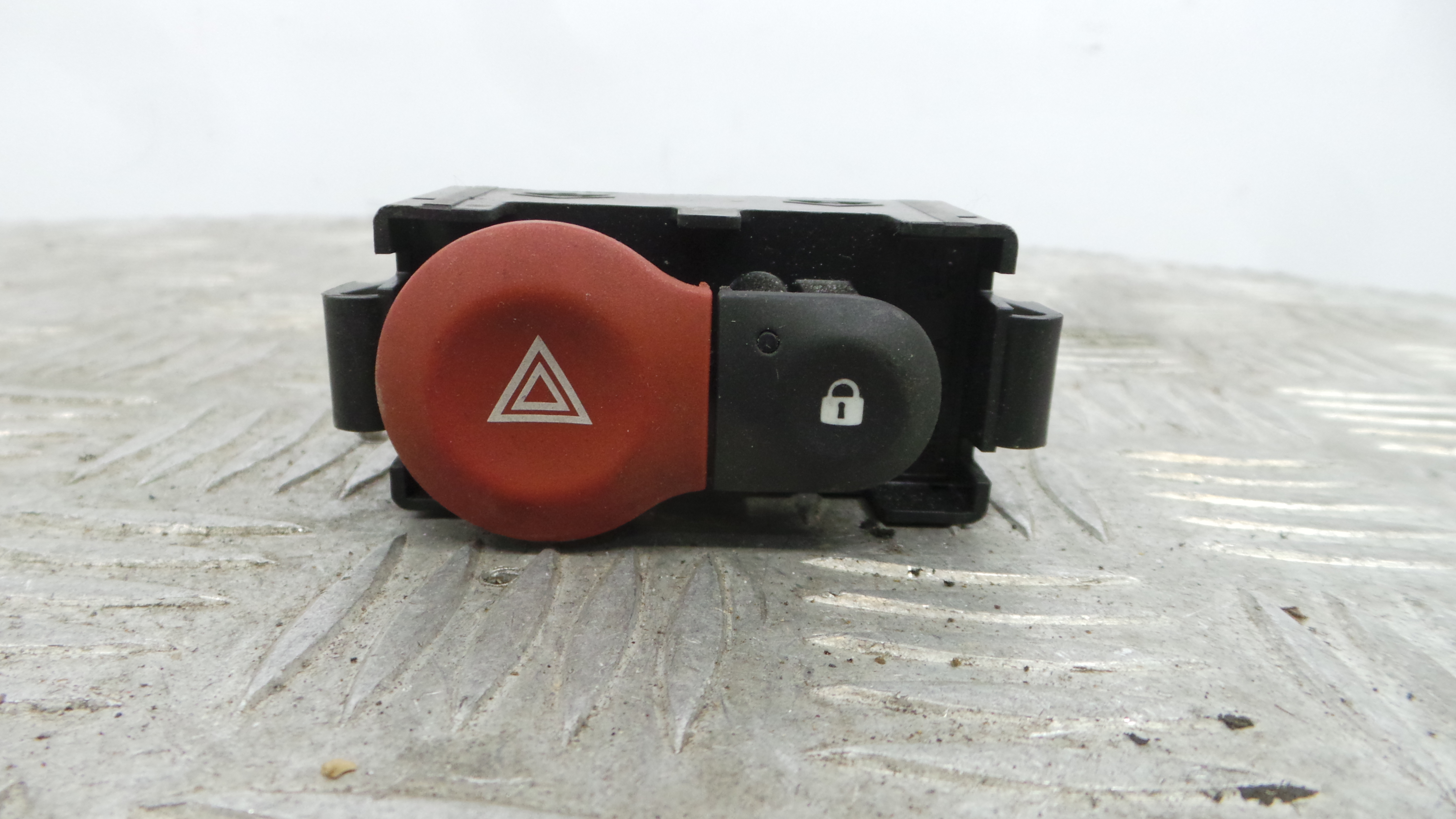 warning 4 piscas 252103766RA - RENAULT CLIO III (BR0/1, CR0/1)-37042778