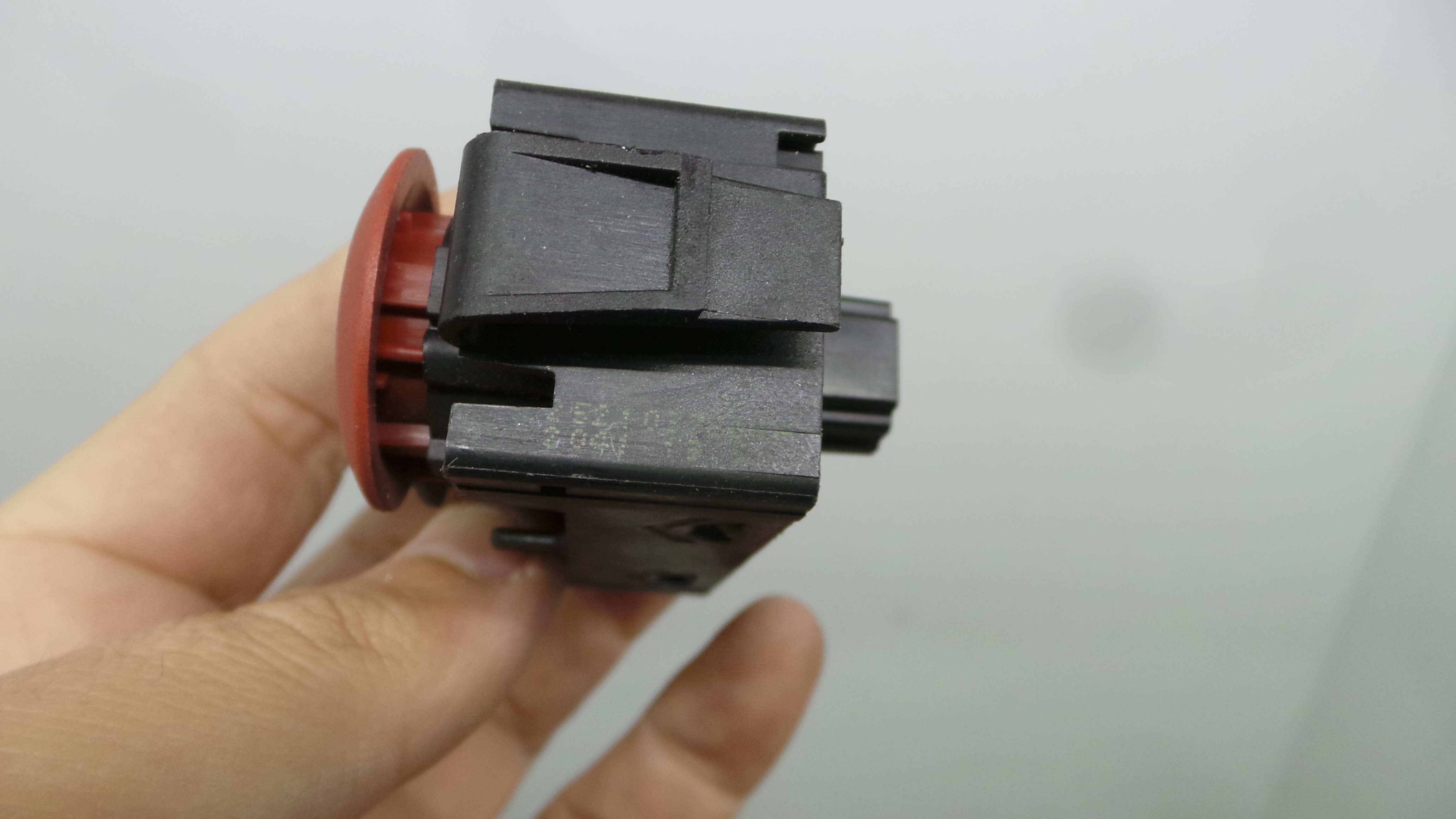 warning 4 piscas  - RENAULT CLIO III (BR0/1, CR0/1)-37042795