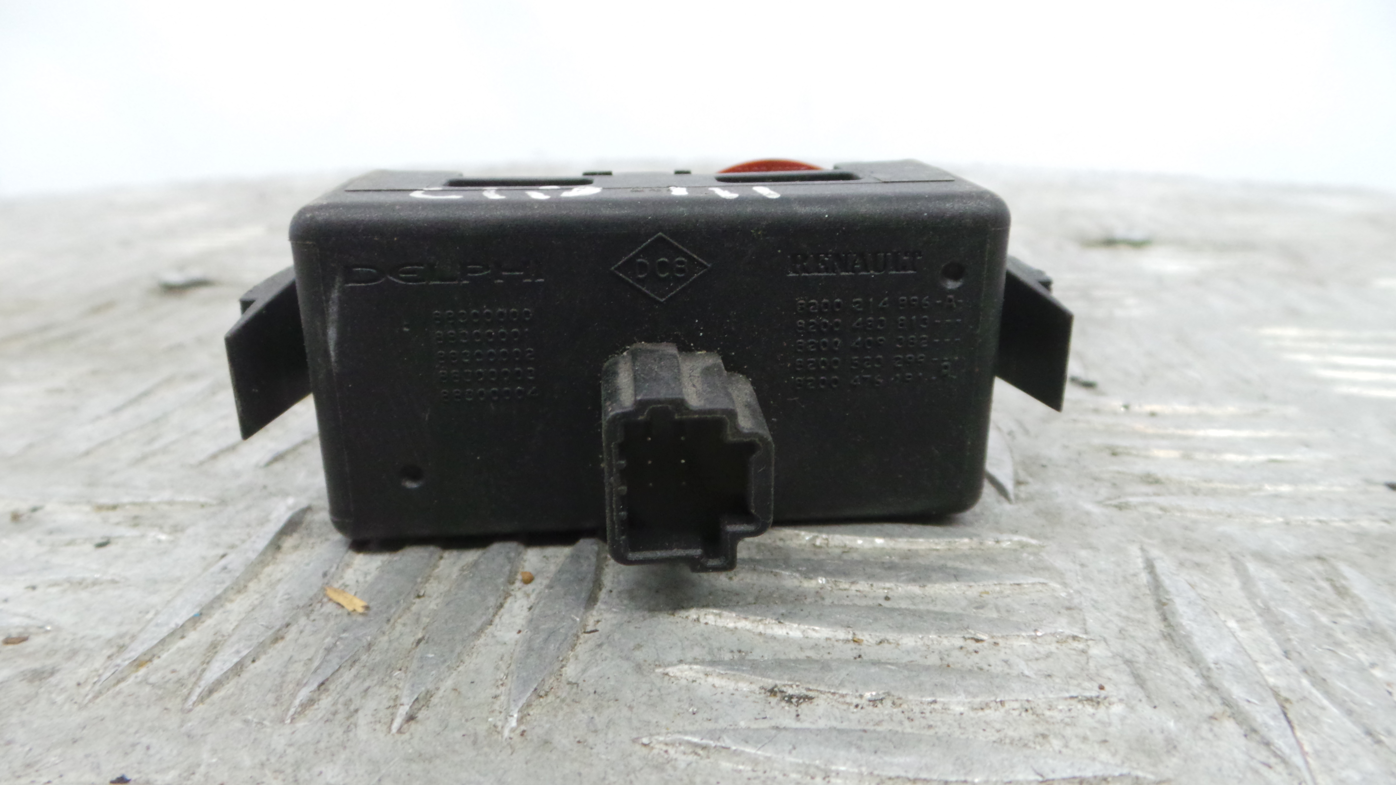 warning 4 piscas 8200214896A - RENAULT CLIO III (BR0/1, CR0/1)-37042834