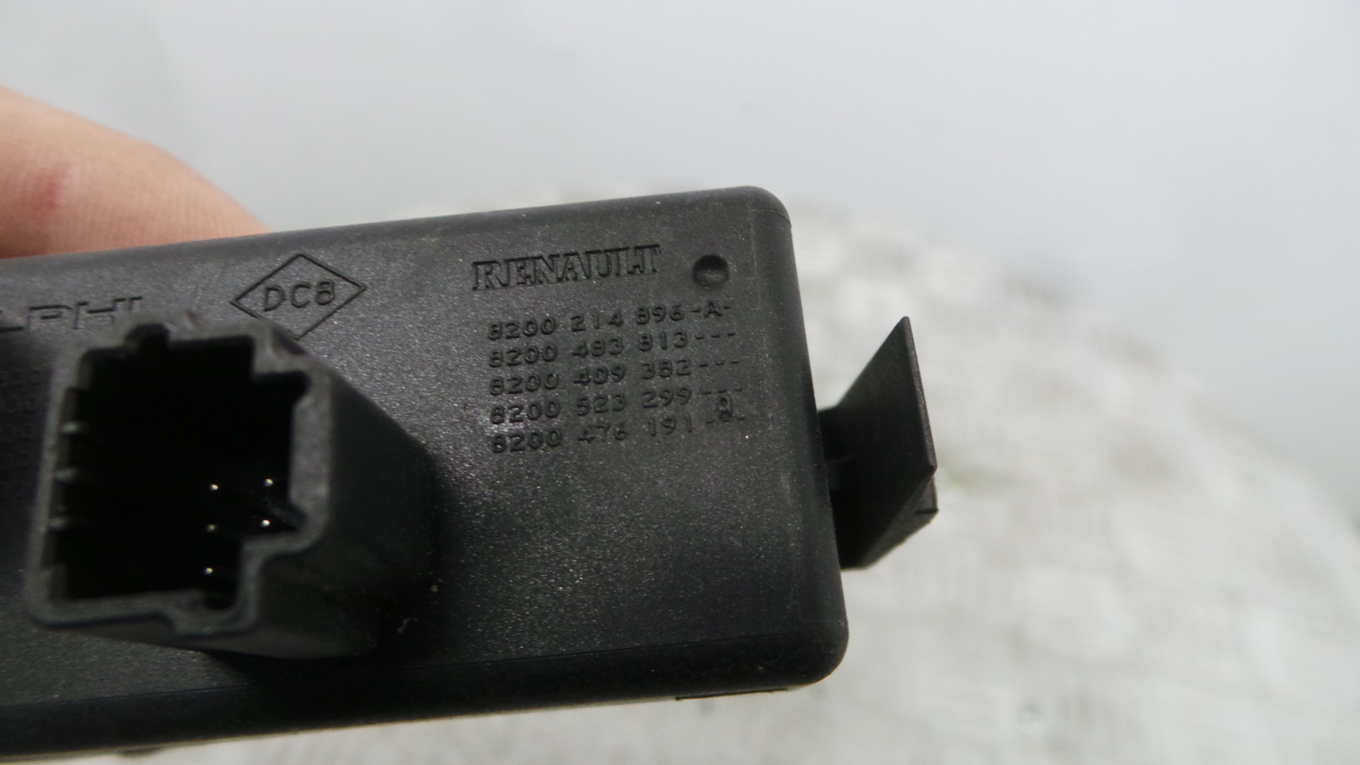 warning 4 piscas 8200214896A - RENAULT CLIO III (BR0/1, CR0/1)-37042834