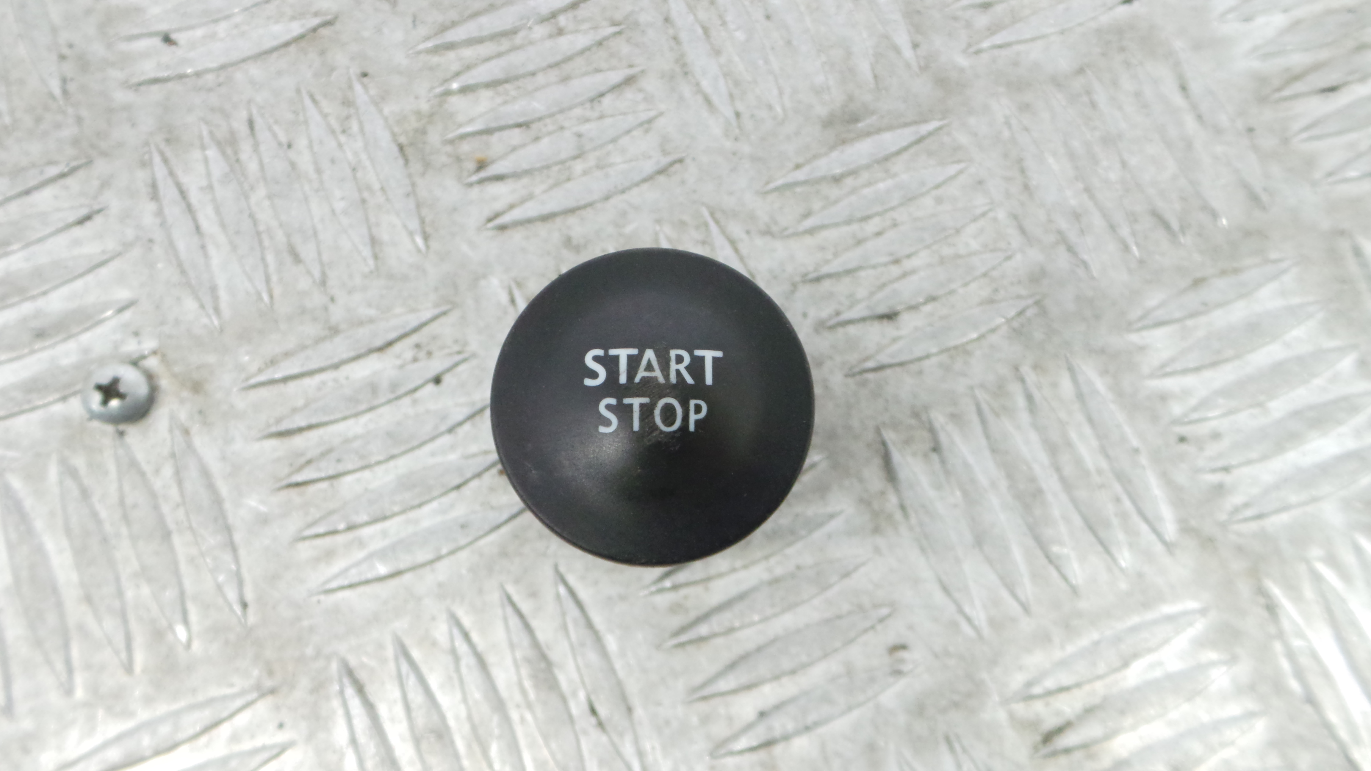 Botão Start/Stop  - RENAULT MEGANE III Hatchback (BZ0/1_, B3_)-37042865