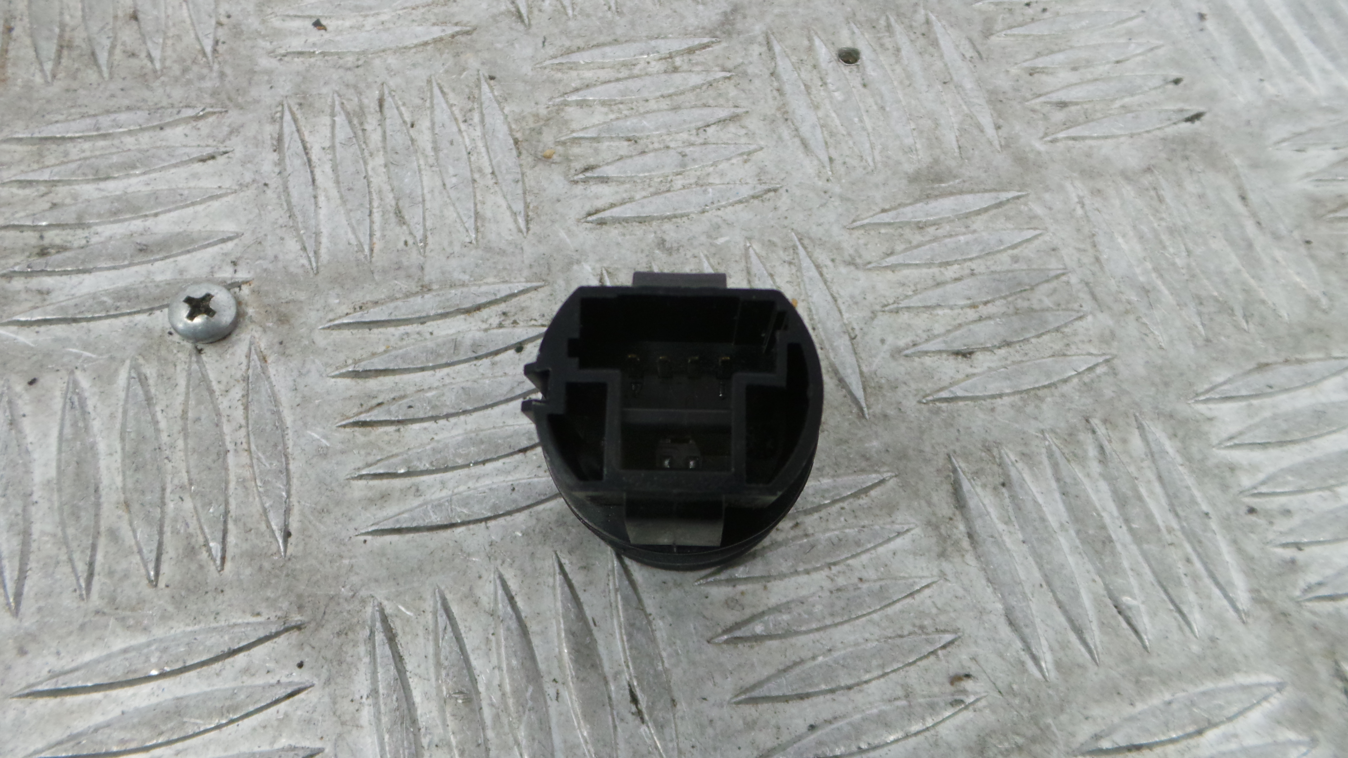 warning 4 piscas  - RENAULT MEGANE III Hatchback (BZ0/1_, B3_)-37042875