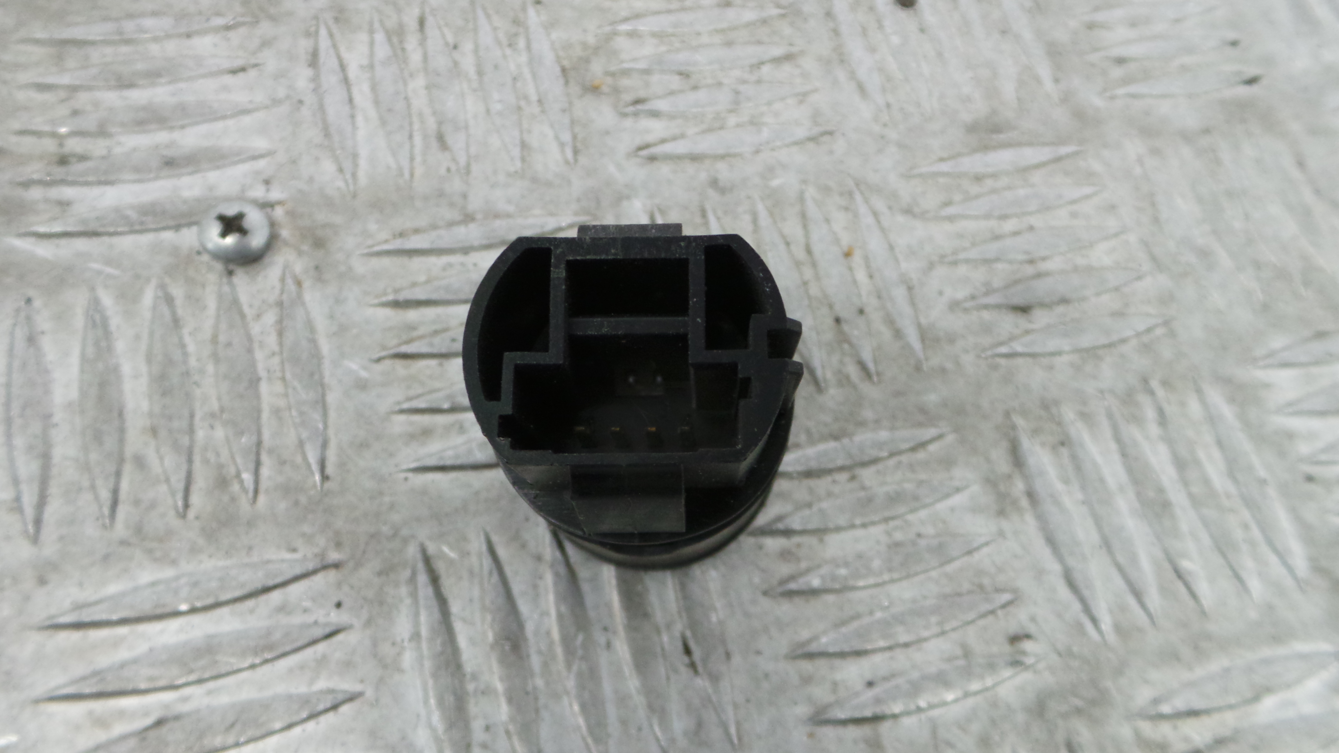 Botão Start/Stop  - RENAULT MEGANE III Hatchback (BZ0/1_, B3_)-37043054