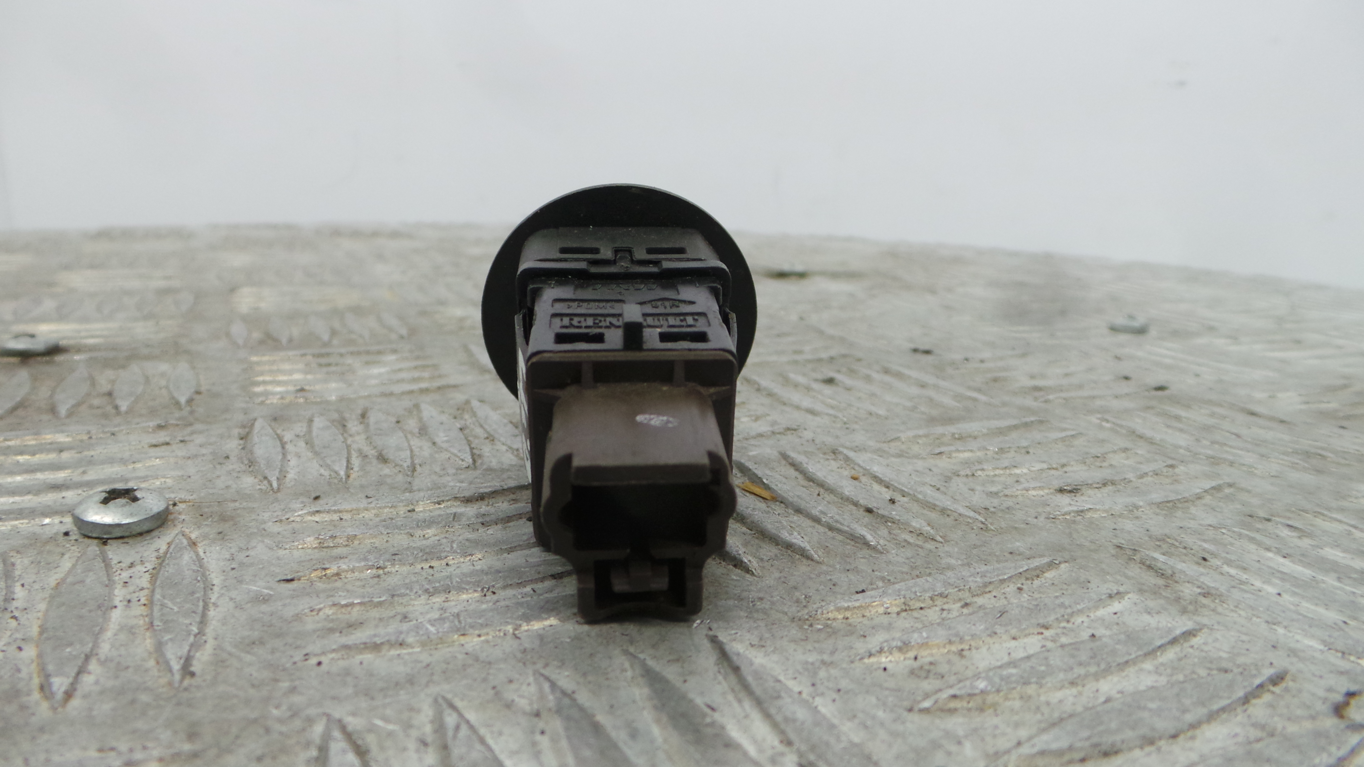 Botão Airbag Passageiro 681995290R - RENAULT CLIO IV (BH_)-37043105