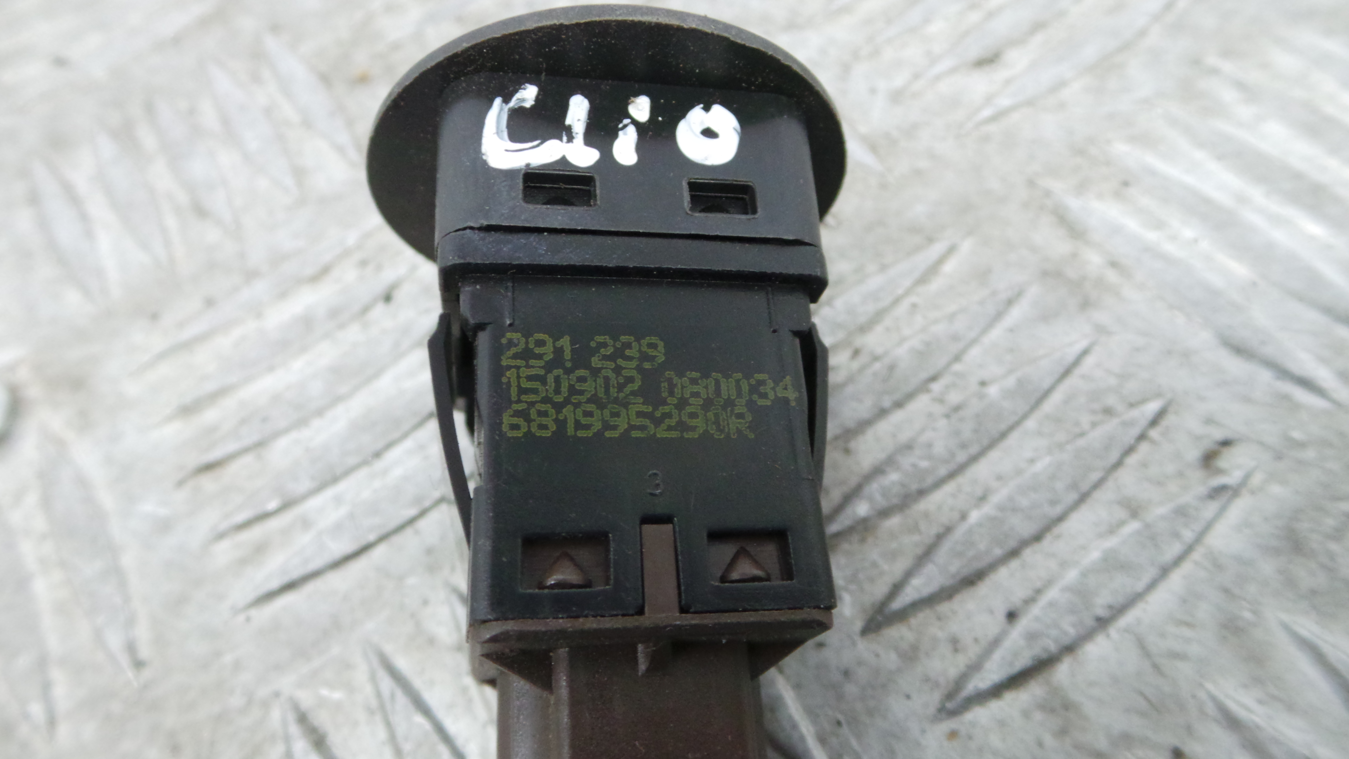 Botão Airbag Passageiro 681995290R - RENAULT CLIO IV (BH_)-37043114