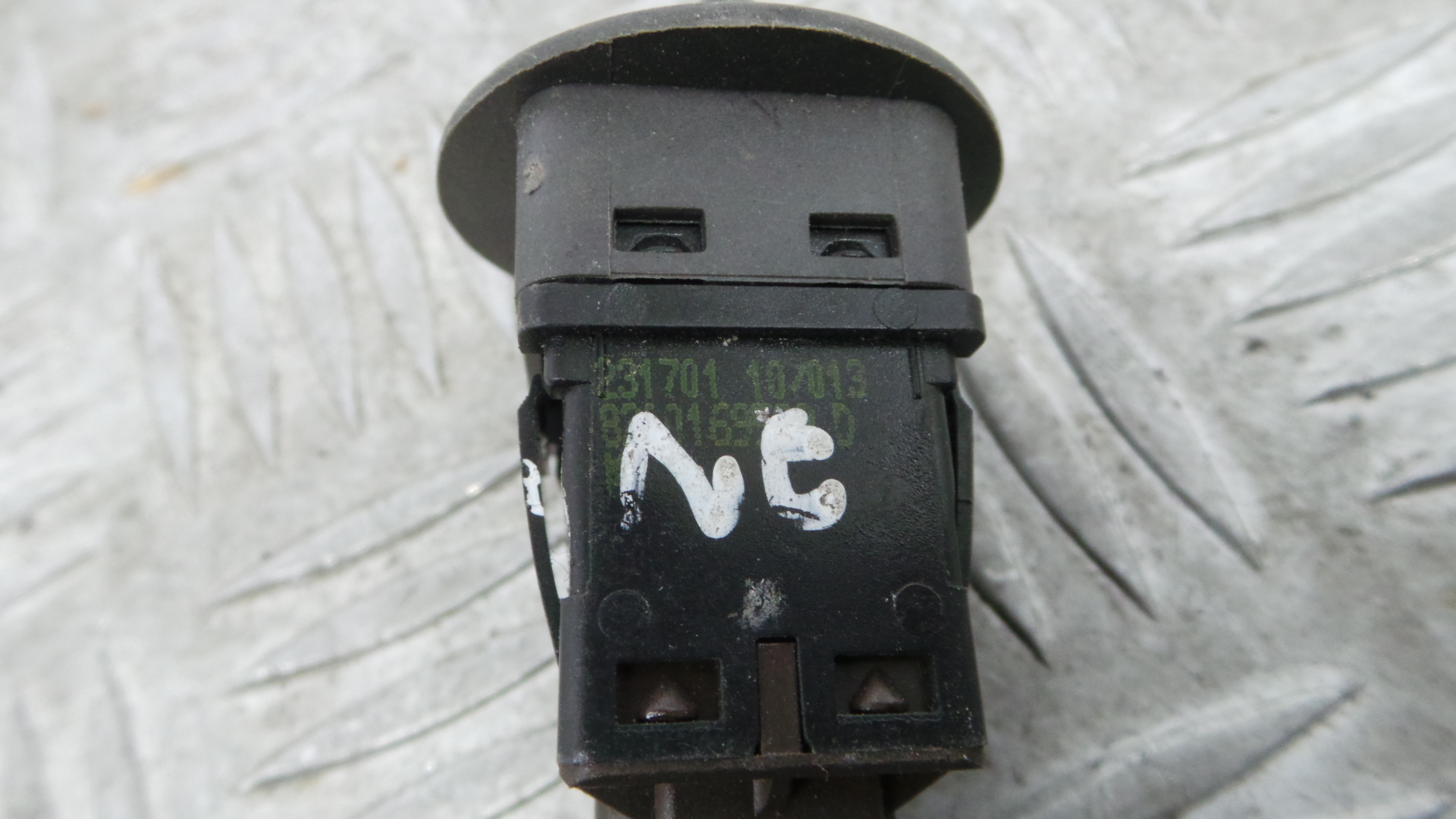 Botão Airbag Passageiro 8200169589D - RENAULT MEGANE III Hatchback (BZ0/1_, B3_)-37043123