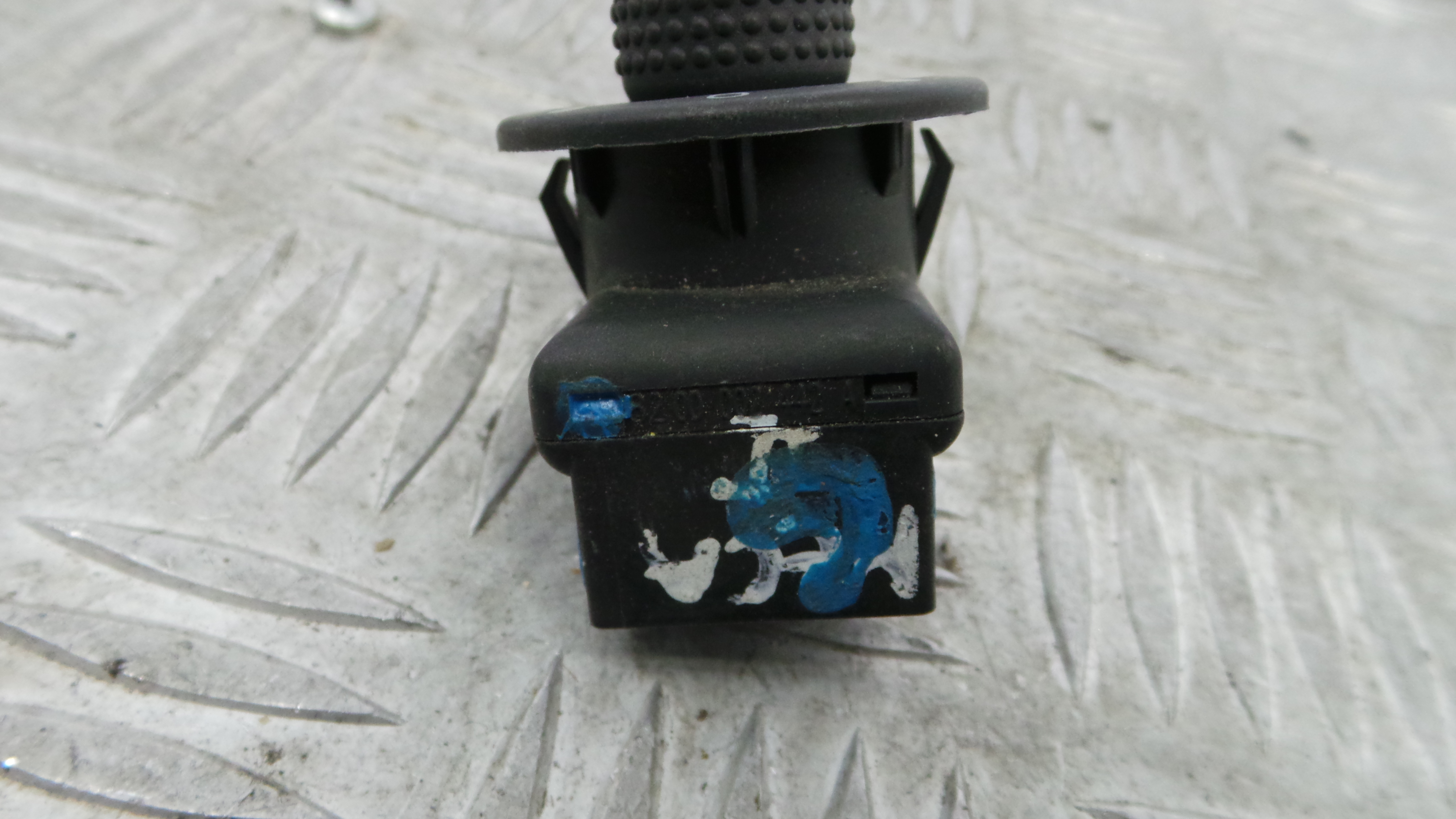 Comando Retrovisores 8200002442A - RENAULT MEGANE II (BM0/1_, CM0/1_)-37043190