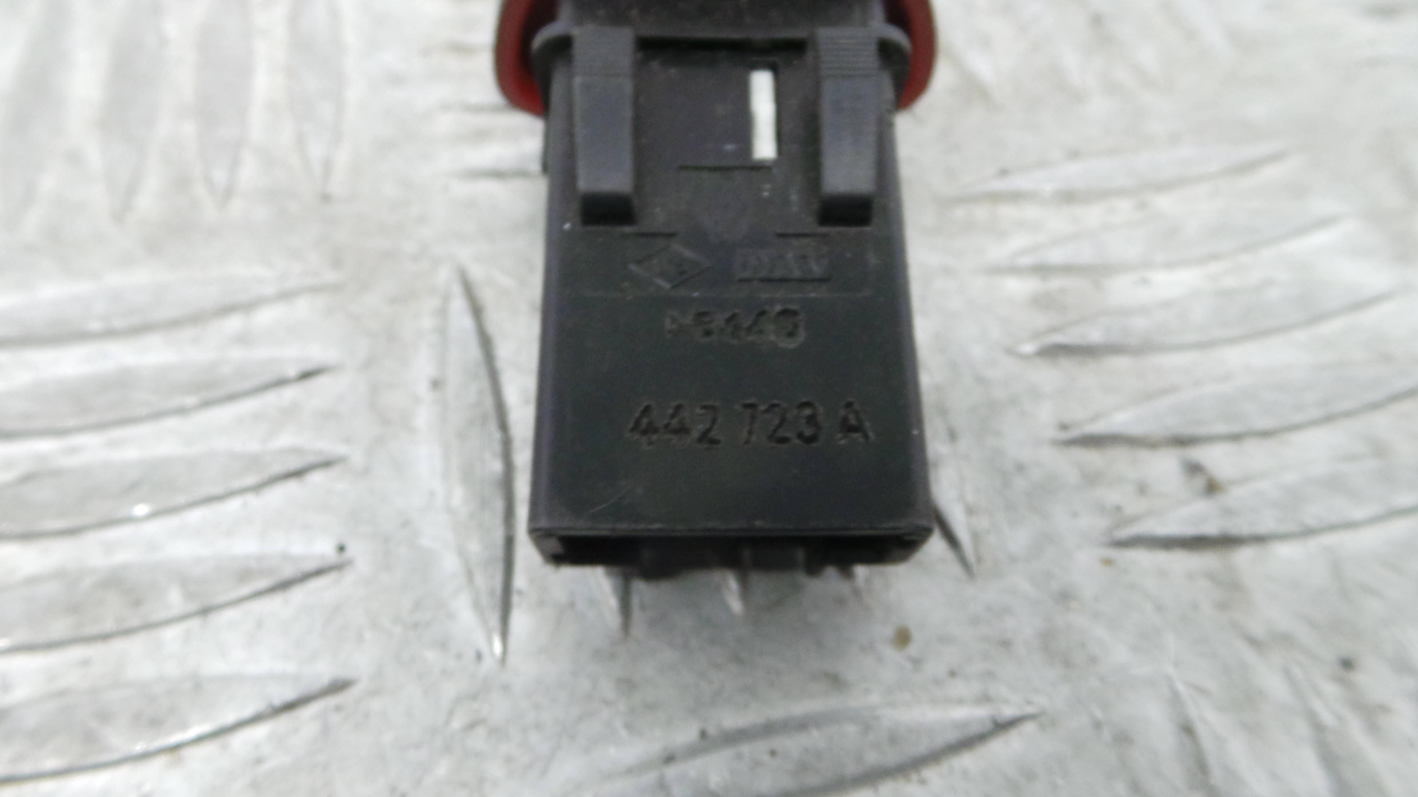 warning 4 piscas 442723A - RENAULT CLIO II (BB_, CB_), CLIO Mk II (BB_, CB_)-37043231