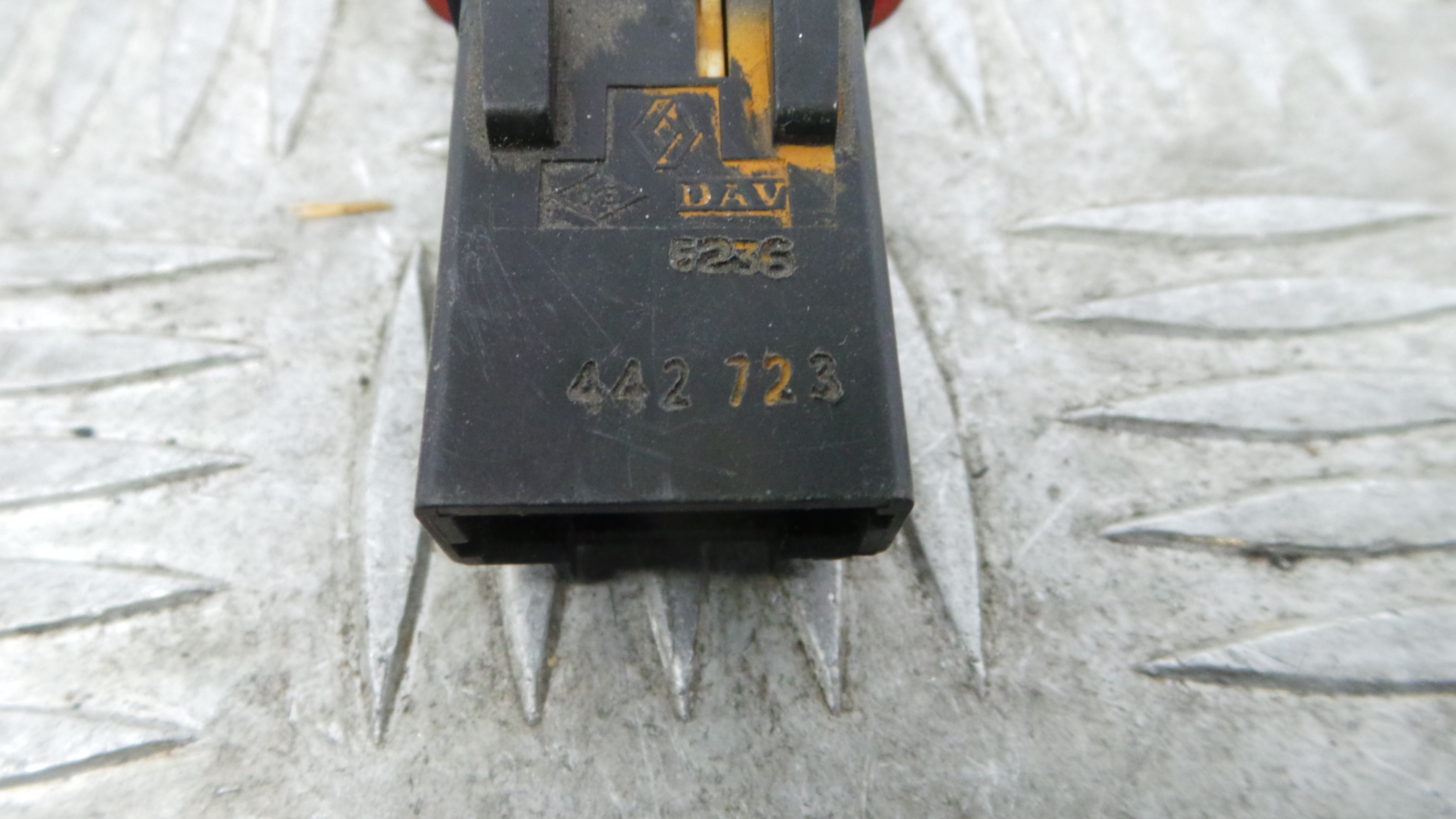 warning 4 piscas 442723 - RENAULT CLIO II (BB_, CB_), CLIO Mk II (BB_, CB_)-37043237