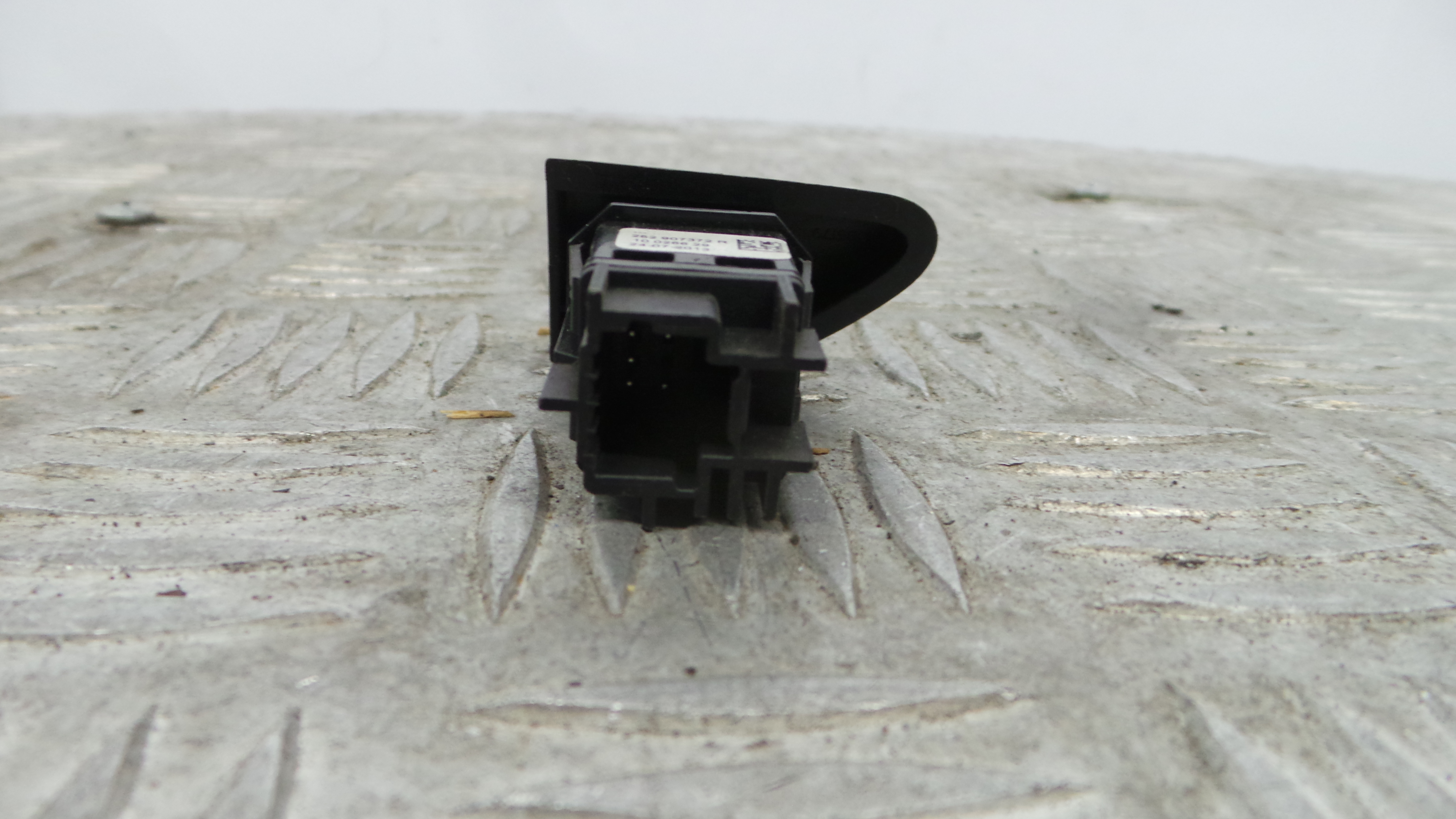 warning 4 piscas 252907372R - RENAULT CLIO IV (BH_)-37043240