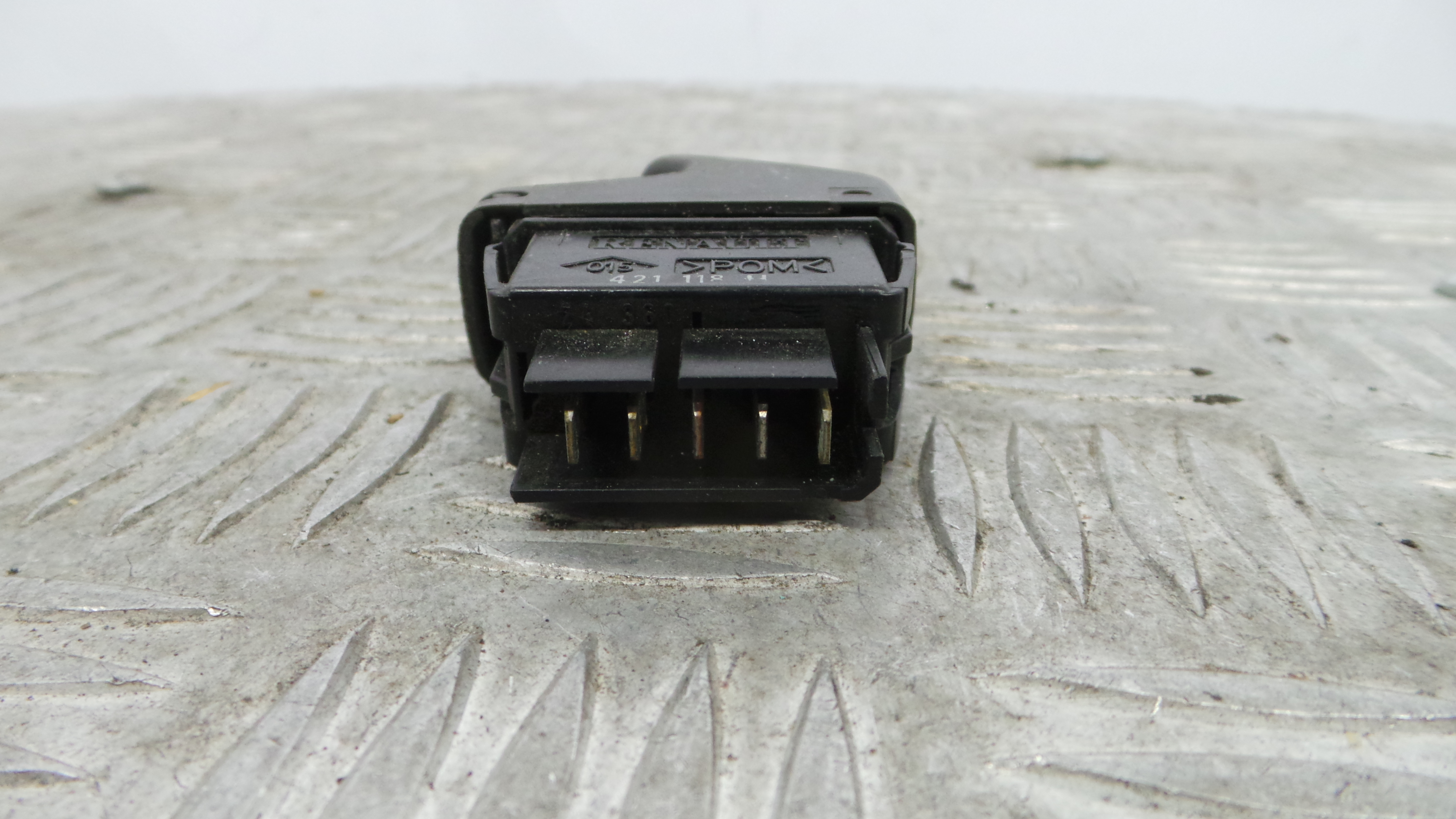 Interruptor / Comando Elevador Vidro Frente Esq  421118H - RENAULT CLIO II (BB_, CB_), CLIO Mk II (B-37043246