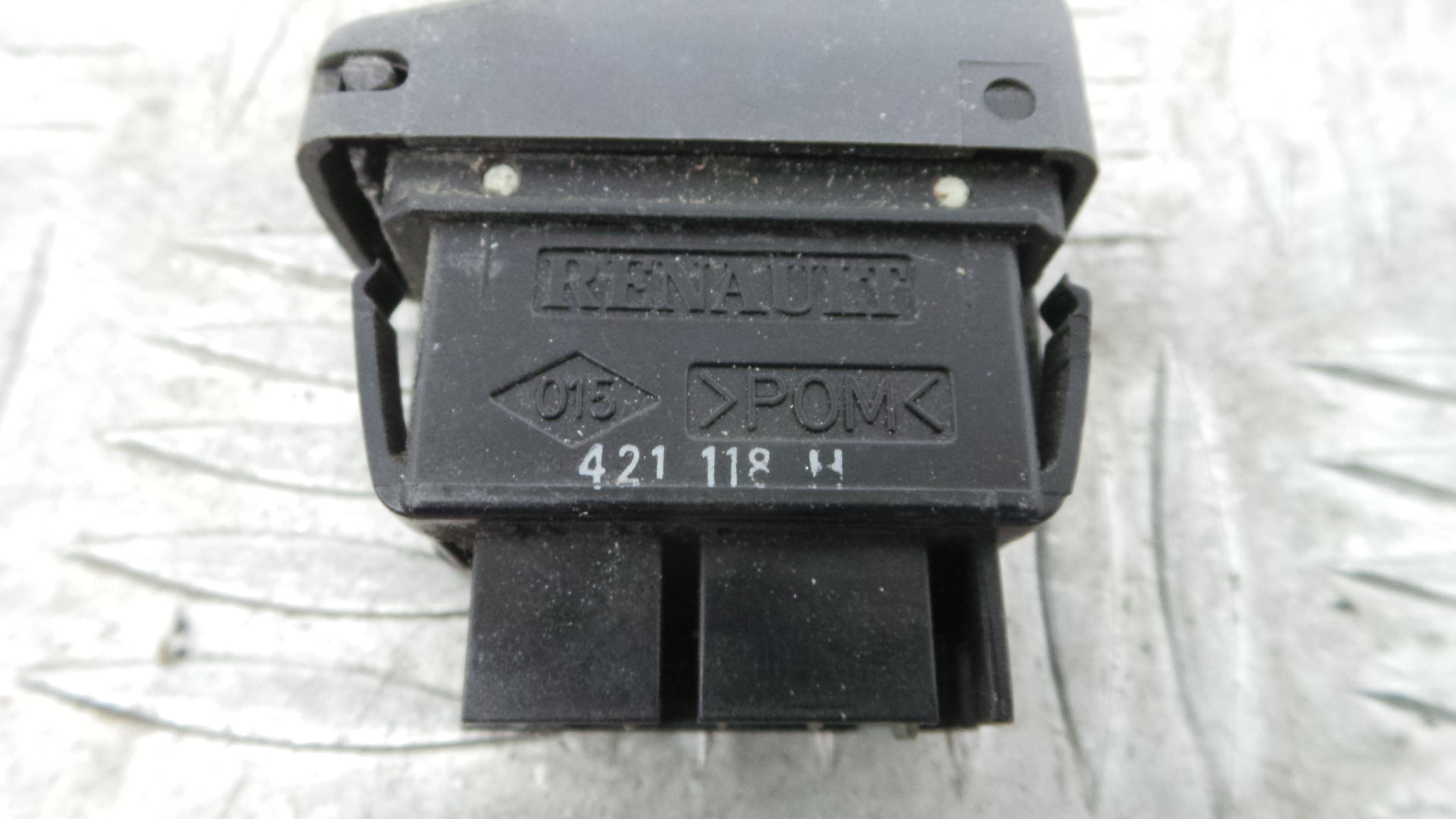 Interruptor / Comando Elevador Vidro Frente Esq  421118H - RENAULT CLIO II (BB_, CB_), CLIO Mk II (B-37043246